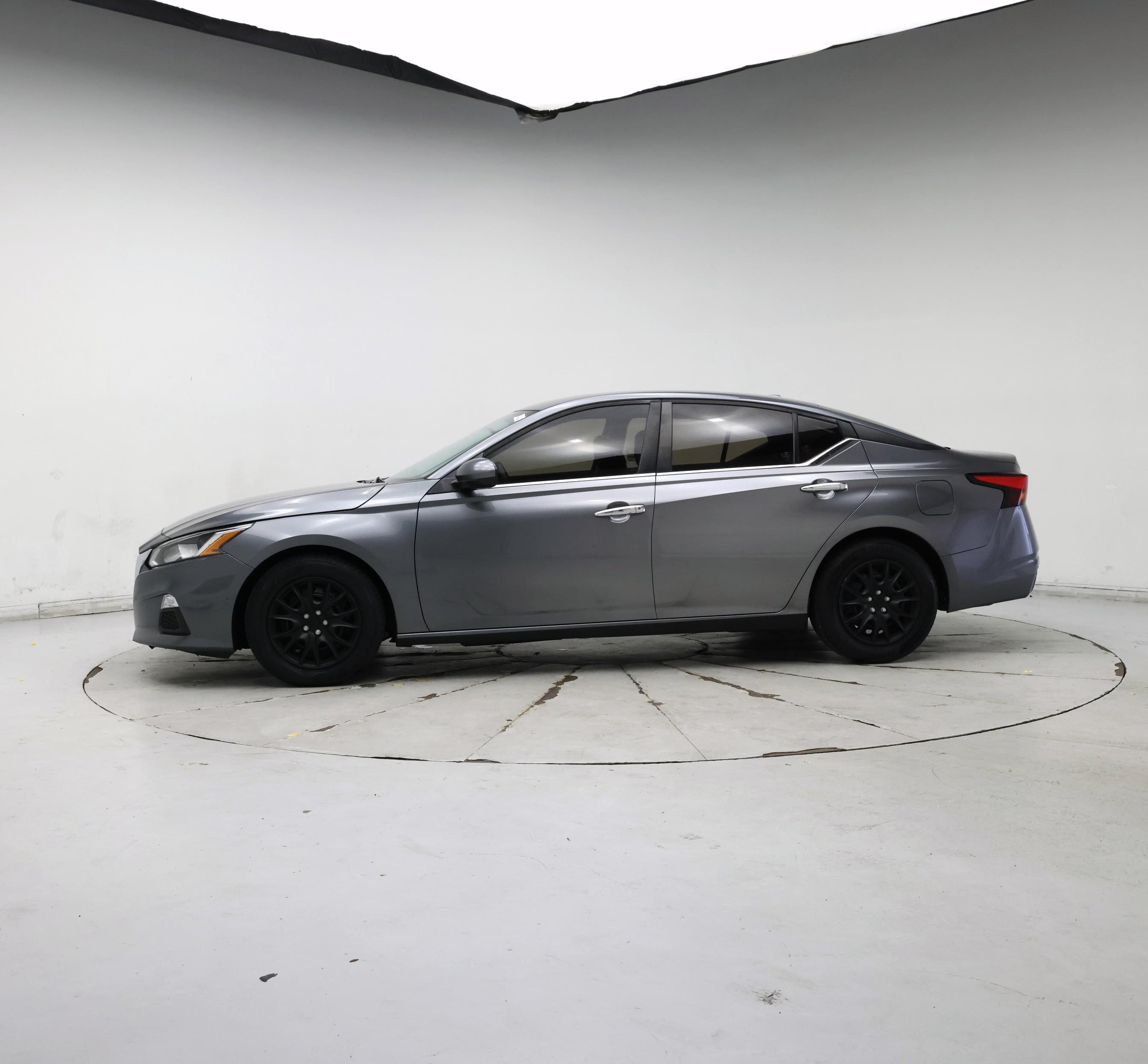 Thumbnail: 2020 Nissan Altima - 3