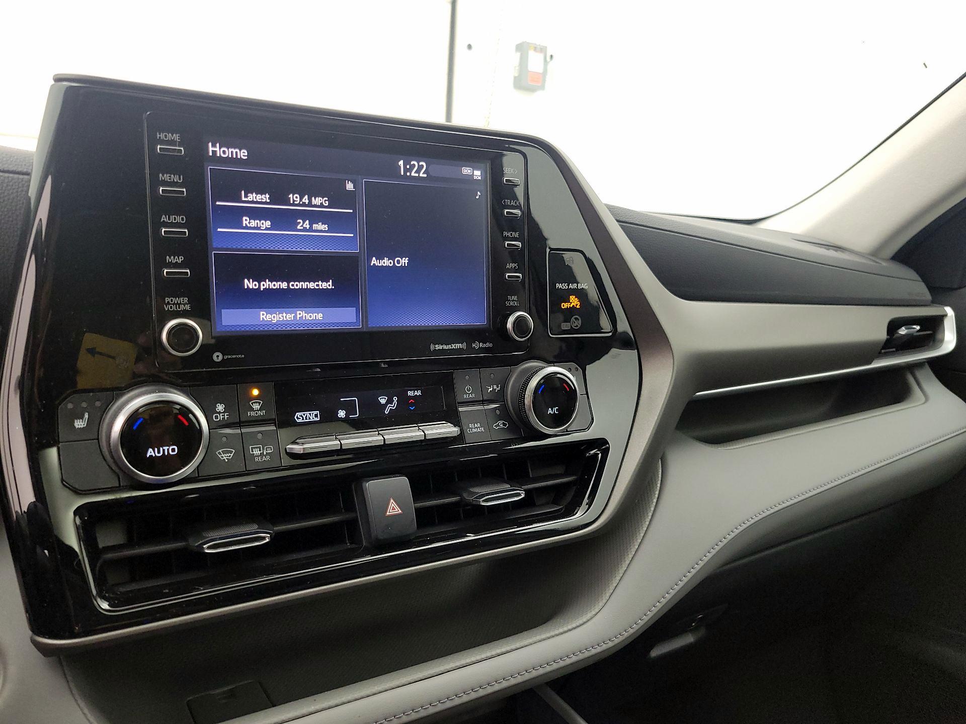 Thumbnail: 2022 Toyota Highlander - 16