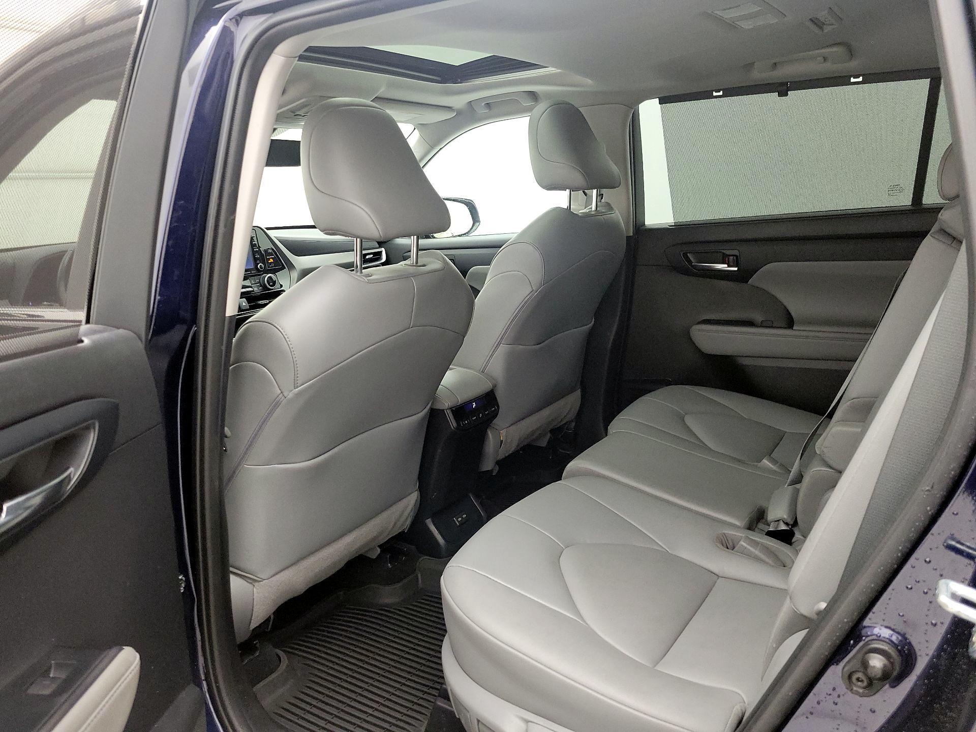 Thumbnail: 2022 Toyota Highlander - 20