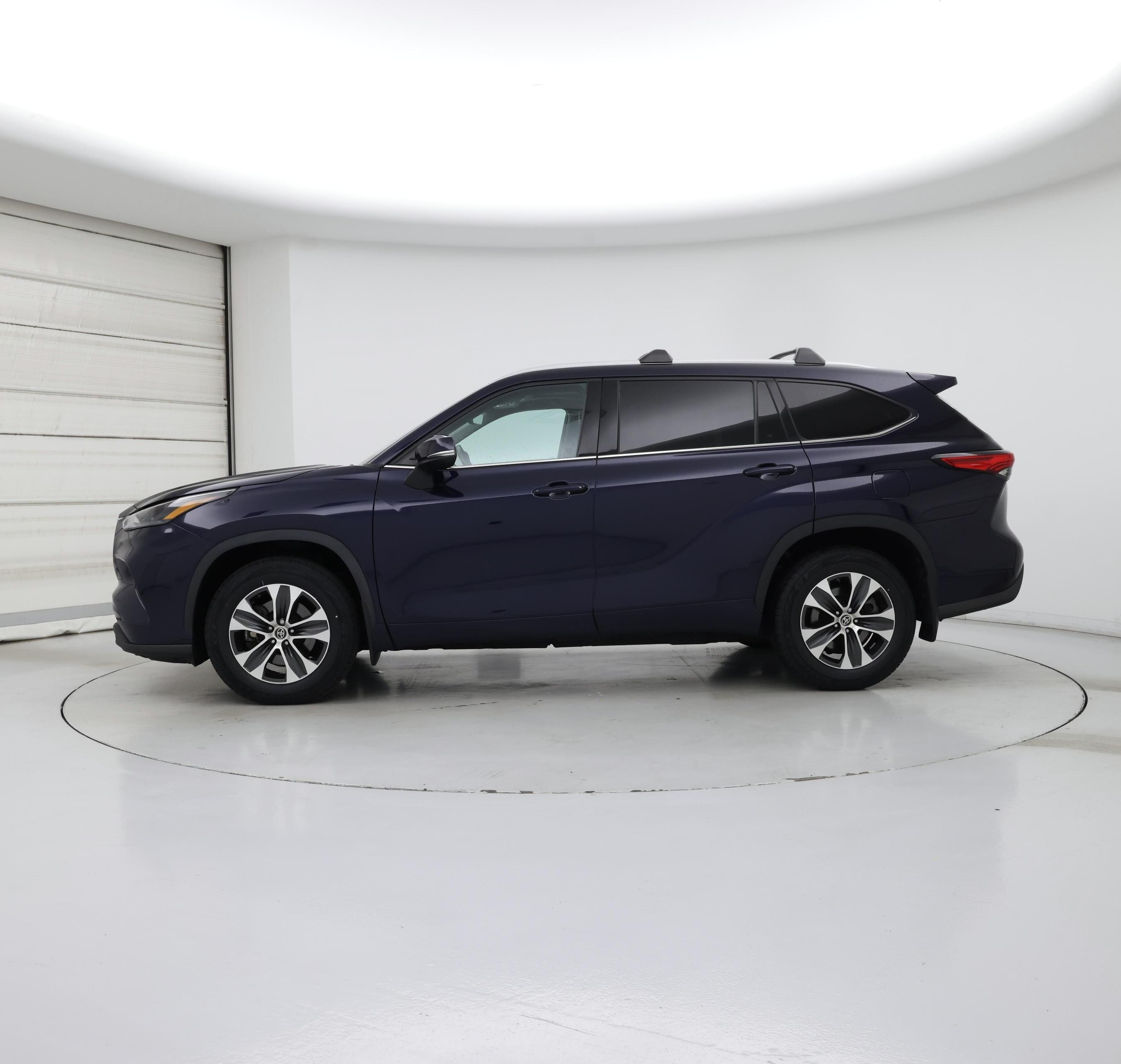 Thumbnail: 2022 Toyota Highlander - 3