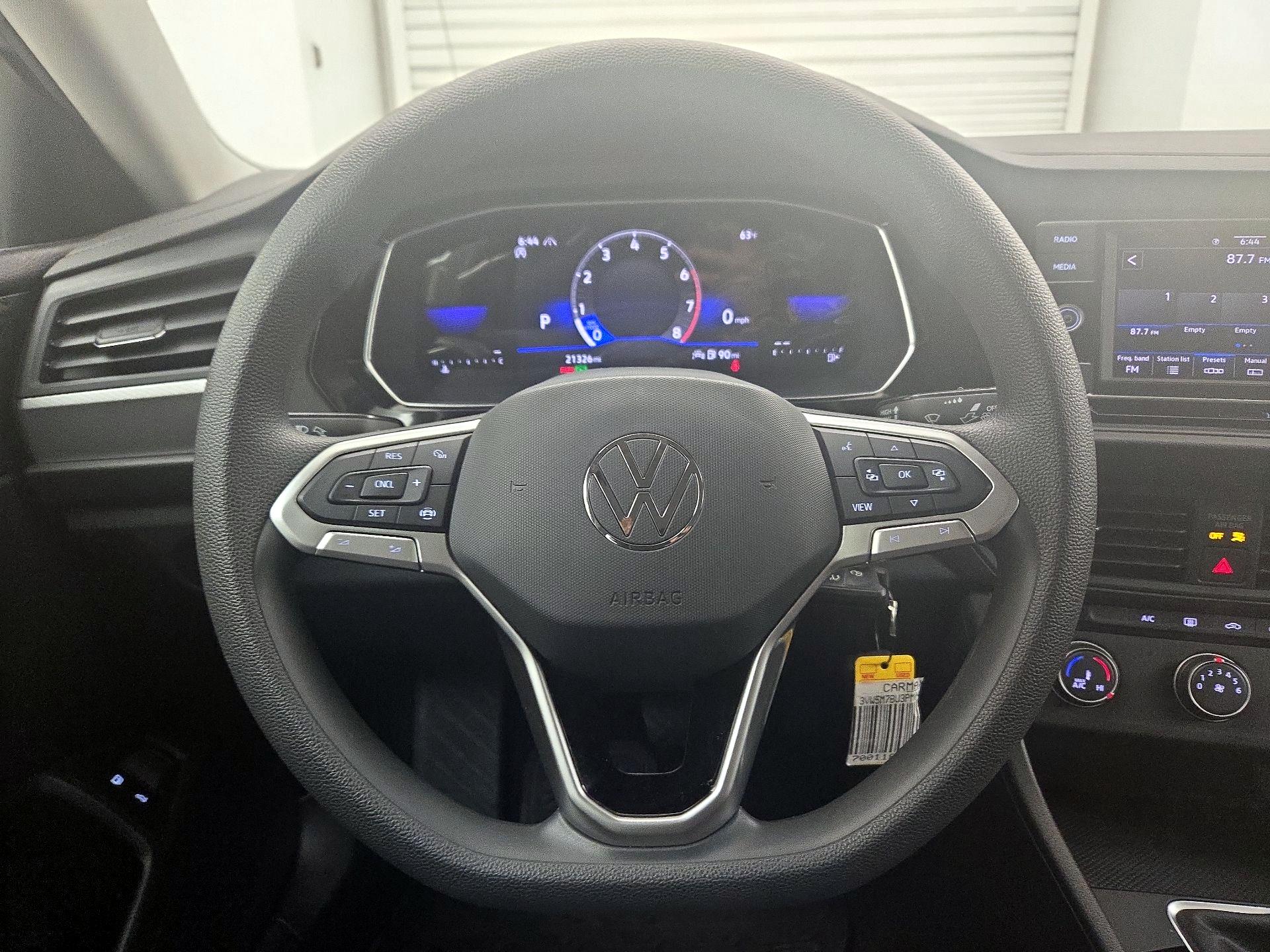 Thumbnail: 2023 Volkswagen Jetta - 10