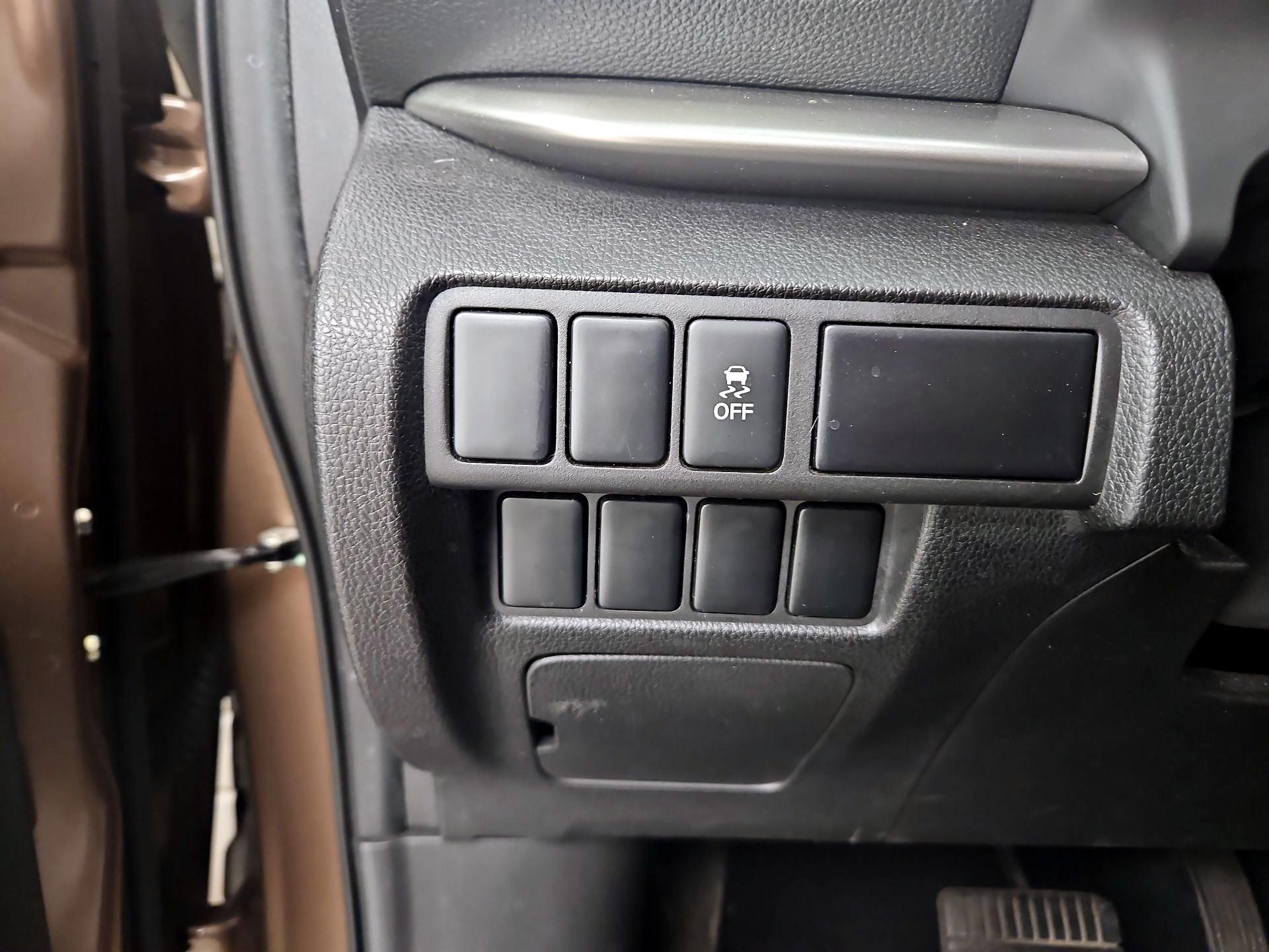 Thumbnail: 2018 Mitsubishi Eclipse Cross - 13