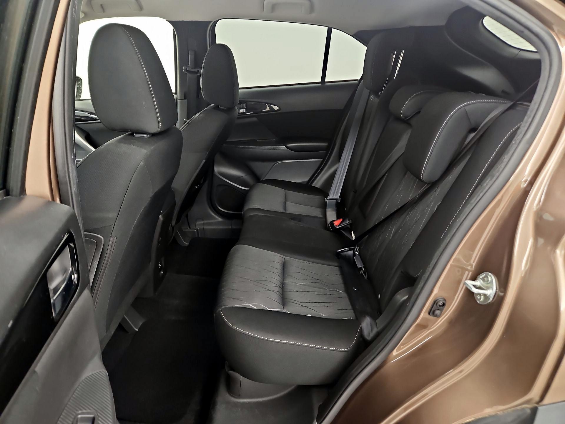 Thumbnail: 2018 Mitsubishi Eclipse Cross - 19