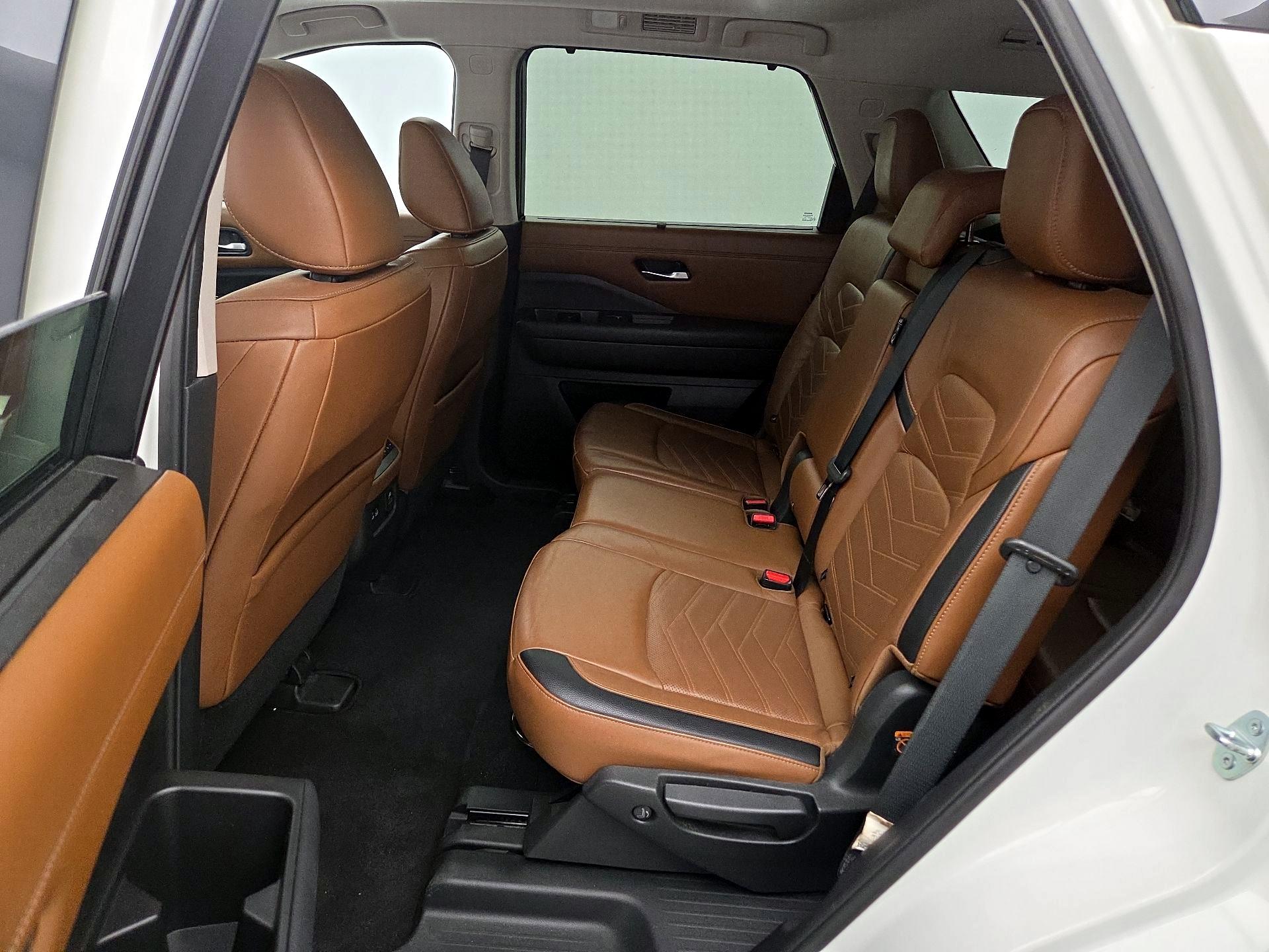 Thumbnail: 2022 Nissan Pathfinder - 20