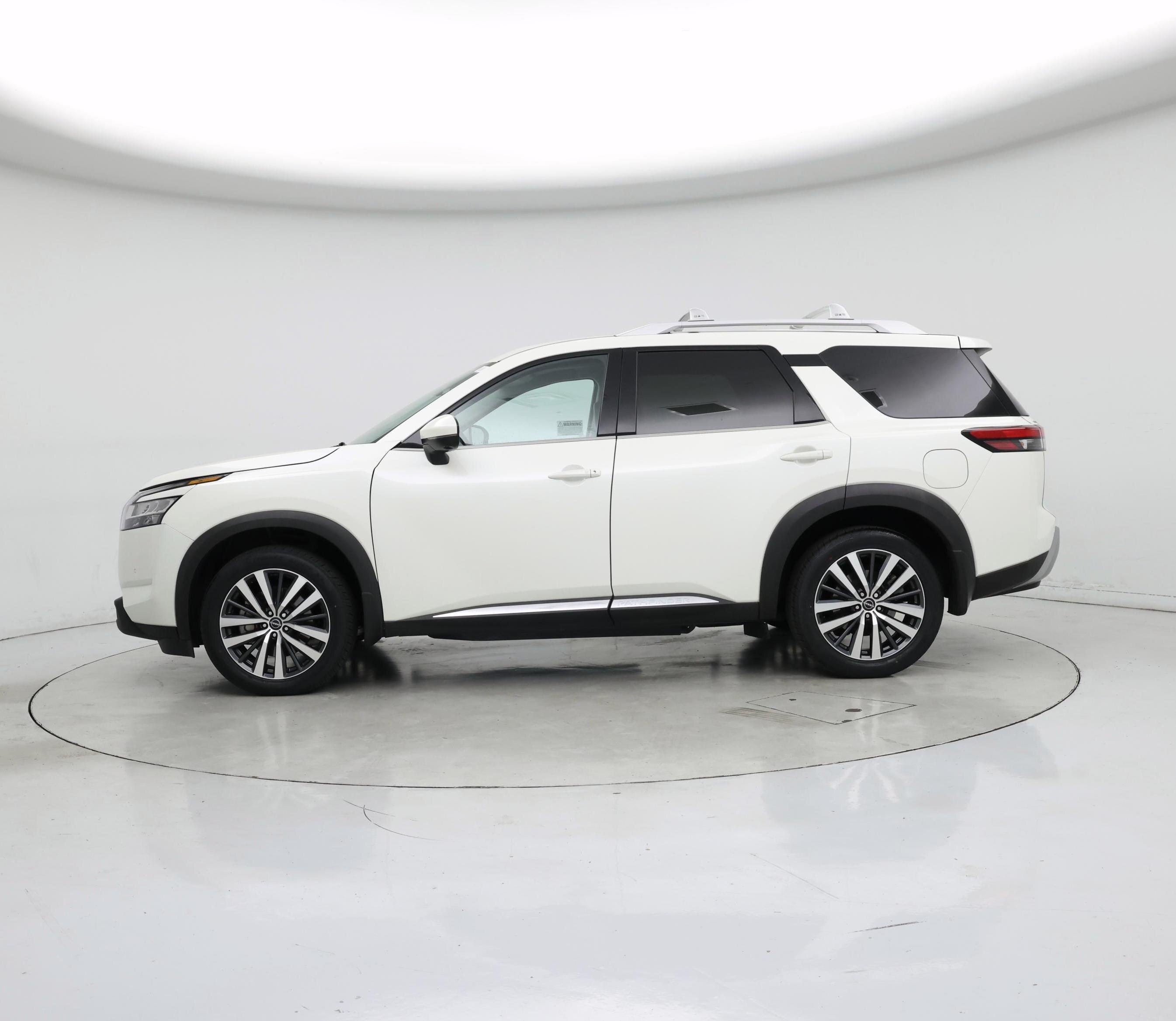 Thumbnail: 2022 Nissan Pathfinder - 3