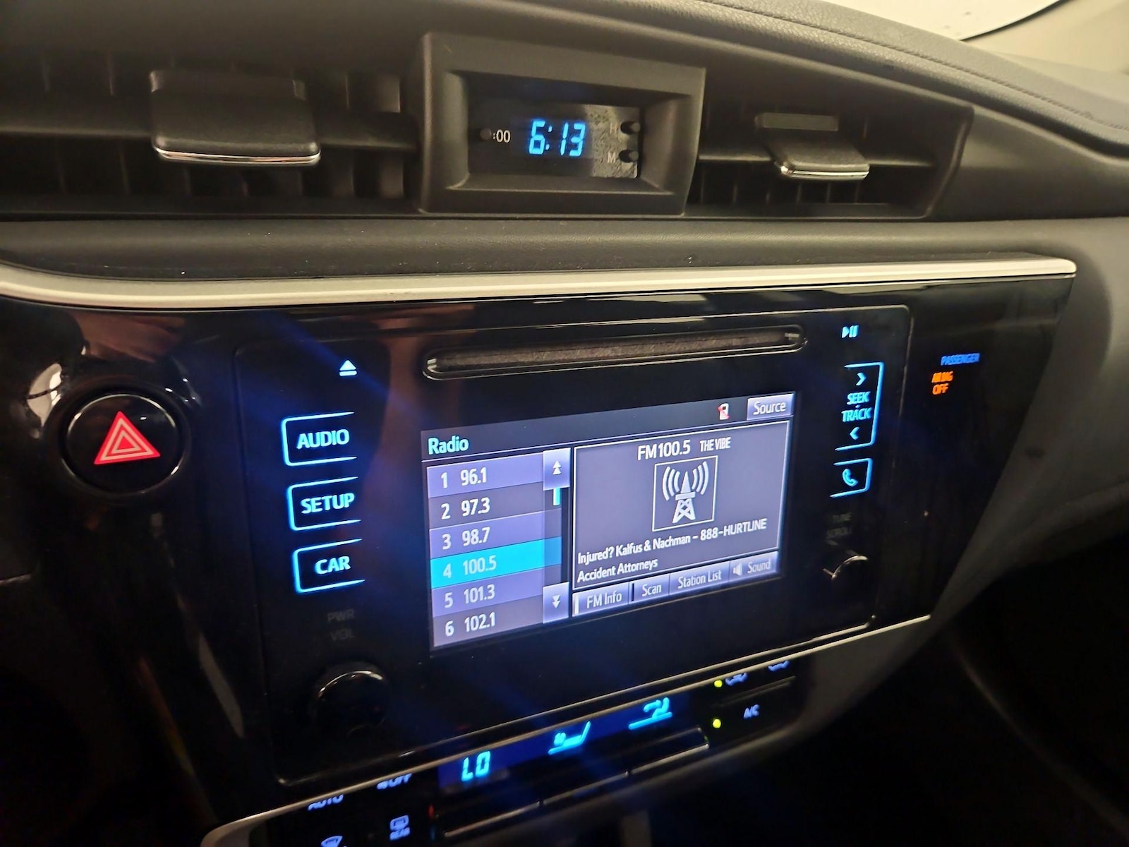 2019 Toyota Corolla LE - Photo 15