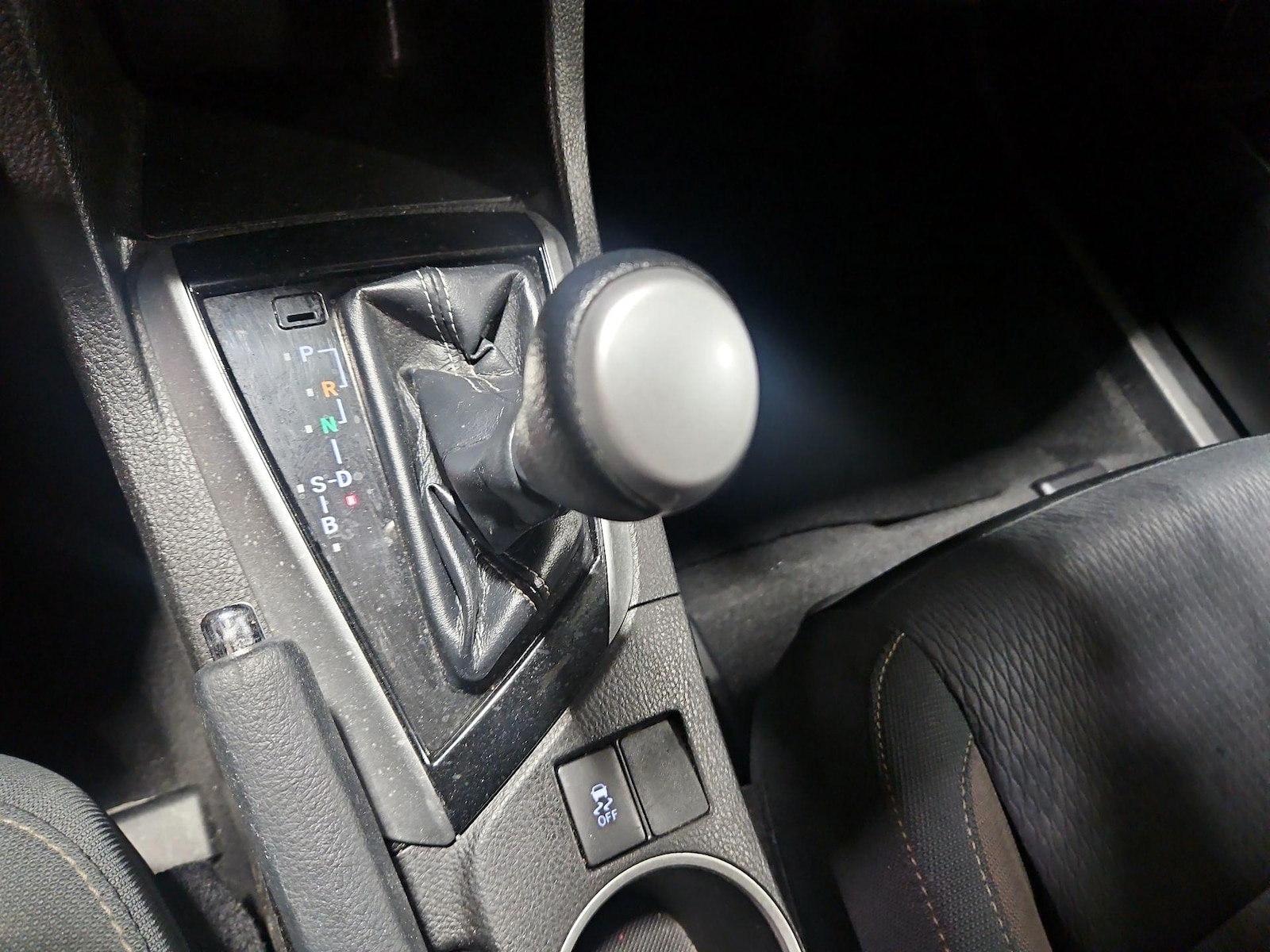 2019 Toyota Corolla LE - Photo 17