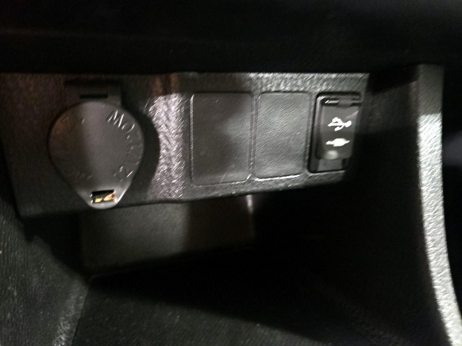 2019 Toyota Corolla LE - Photo 18