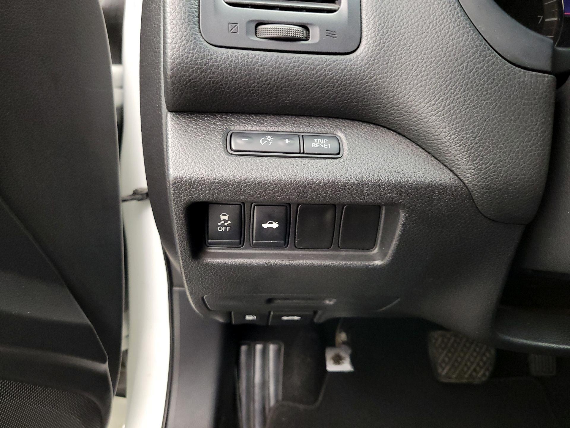 Thumbnail: 2014 Nissan Altima - 13