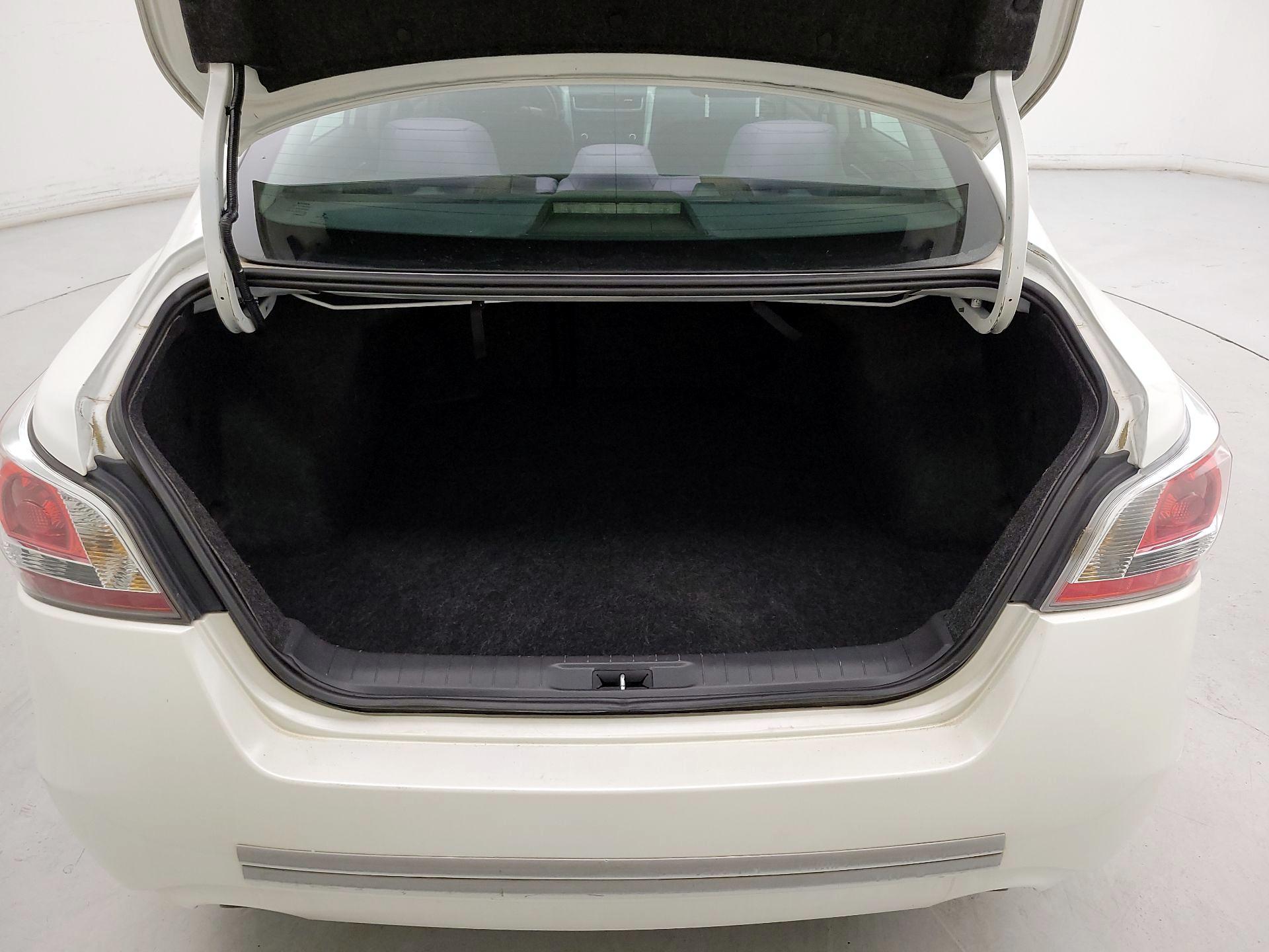 Thumbnail: 2014 Nissan Altima - 18