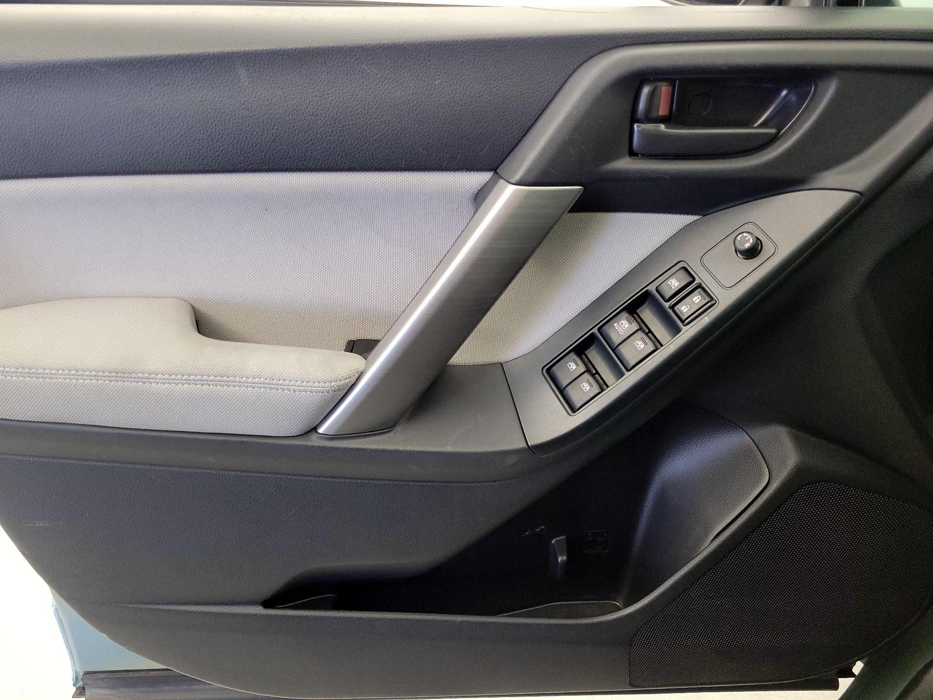 Thumbnail: 2015 Subaru Forester - 12