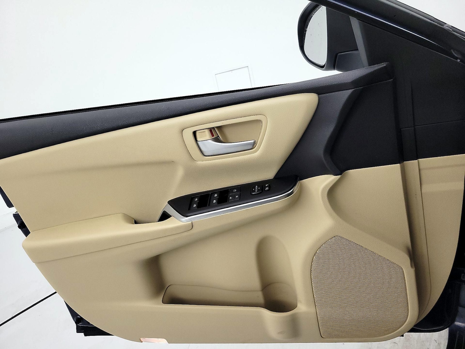 2017 Toyota Camry LE - Photo 13
