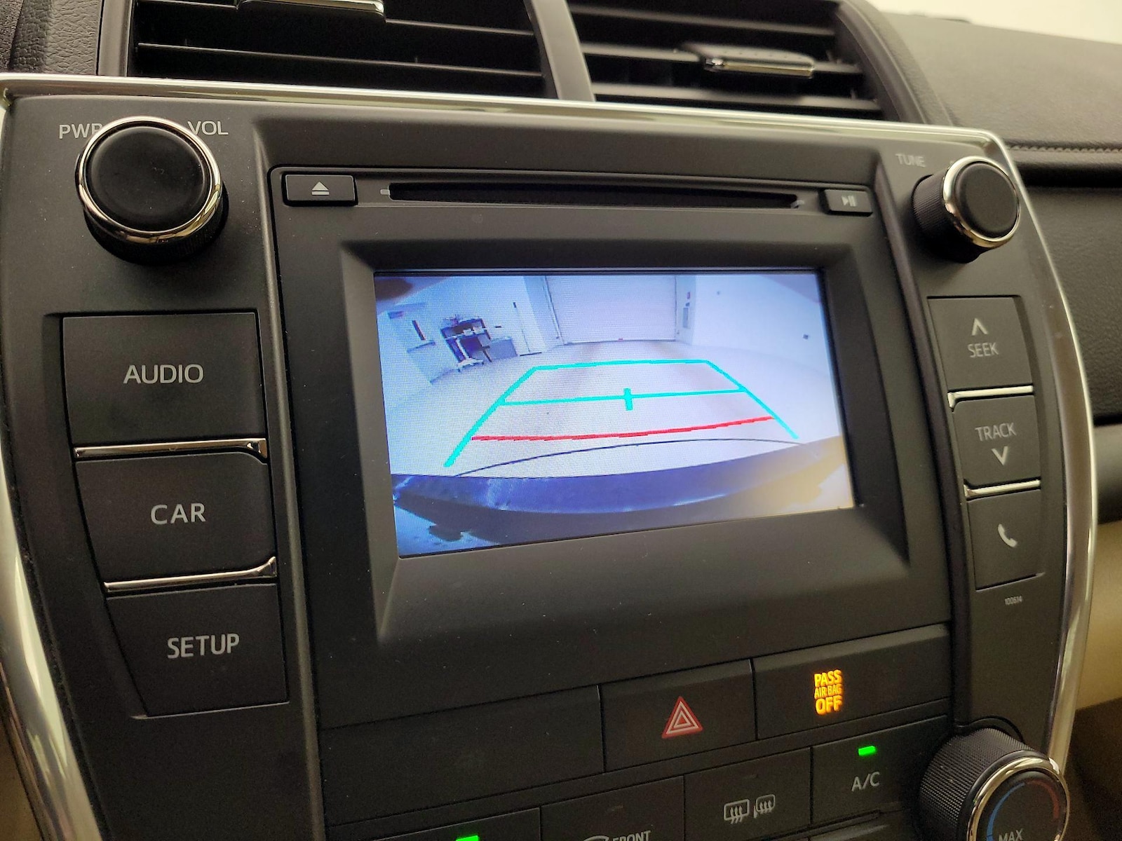 2017 Toyota Camry LE - Photo 15