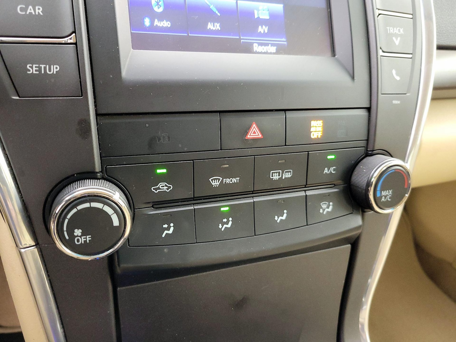 2017 Toyota Camry LE - Photo 17