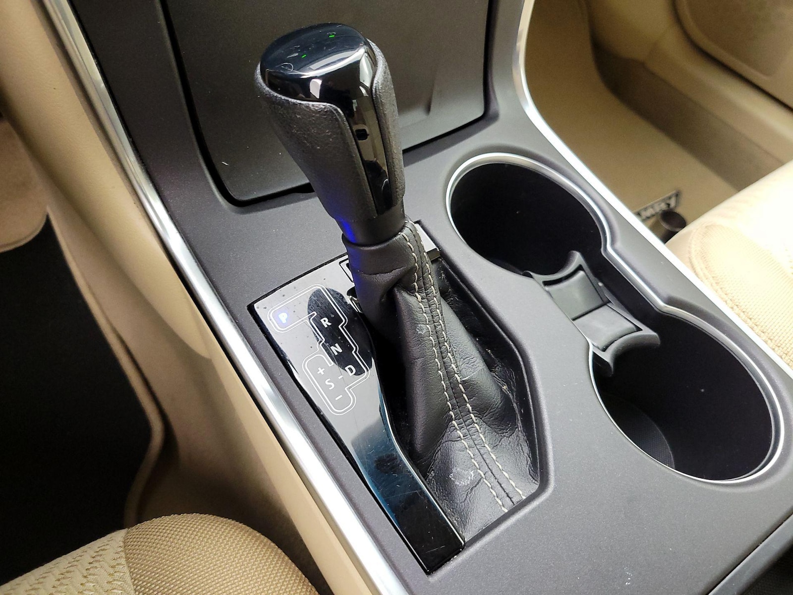 2017 Toyota Camry LE - Photo 18