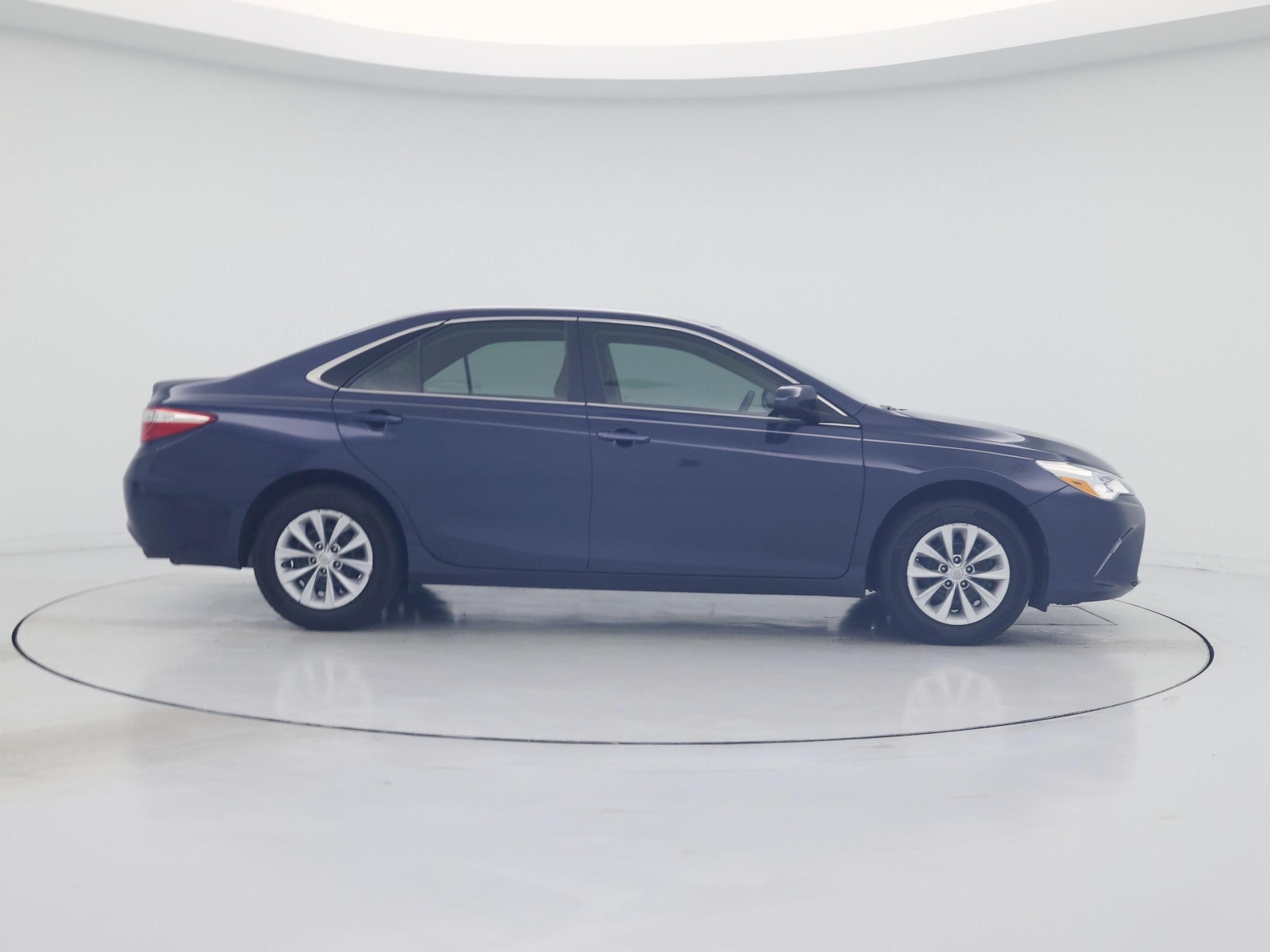 2017 Toyota Camry LE - Photo 8