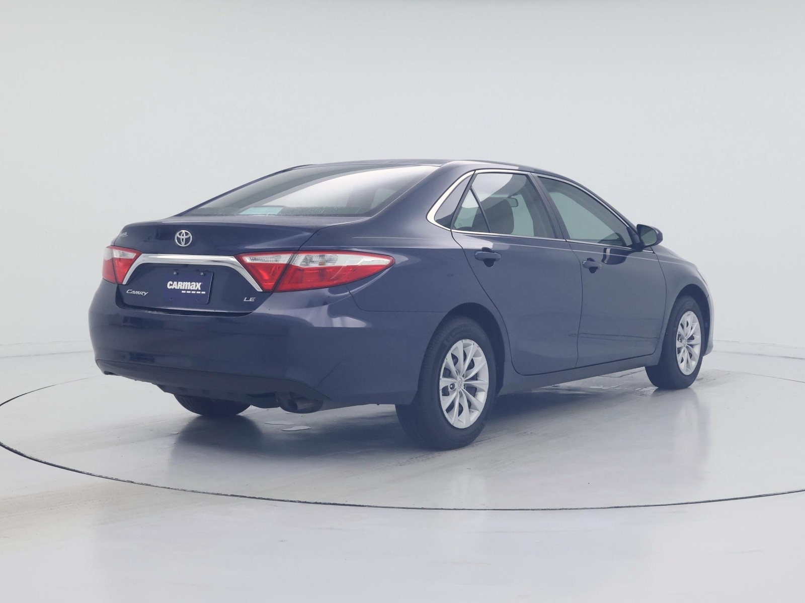2017 Toyota Camry LE - Photo 9
