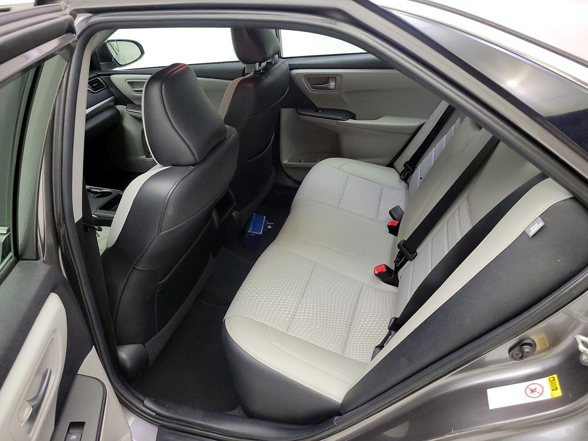 Thumbnail: 2015 Toyota Camry - 17