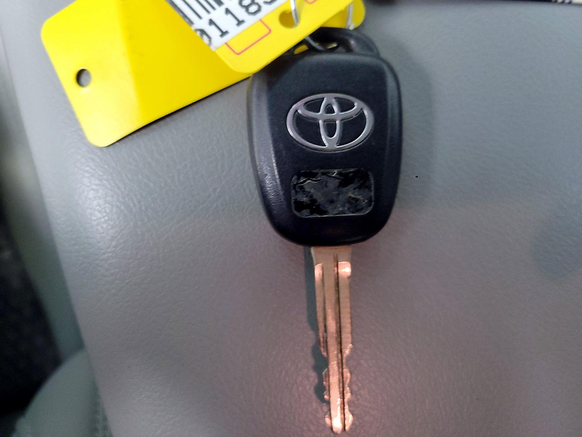 Thumbnail: 2015 Toyota Camry - 20