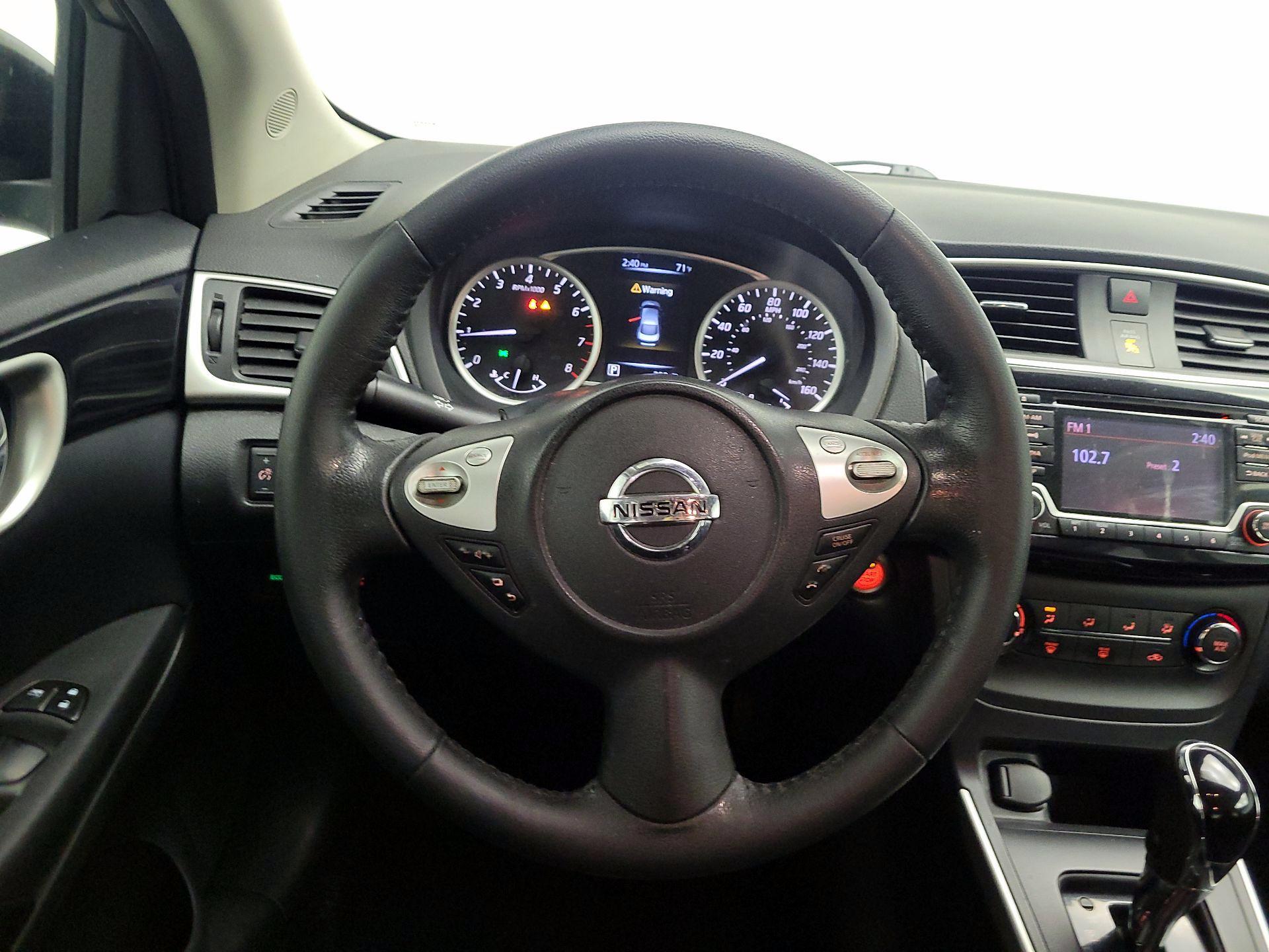 Thumbnail: 2017 Nissan Sentra - 10