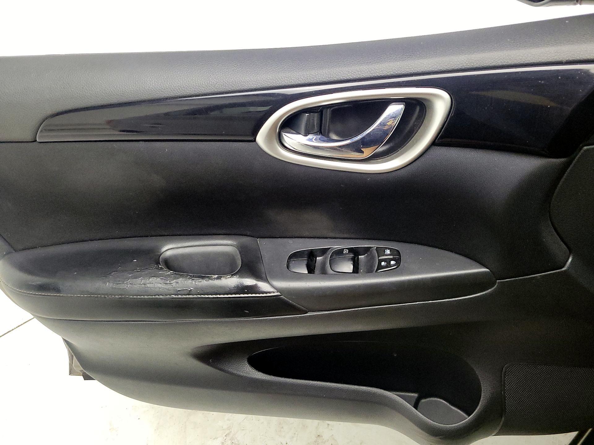 Thumbnail: 2017 Nissan Sentra - 12