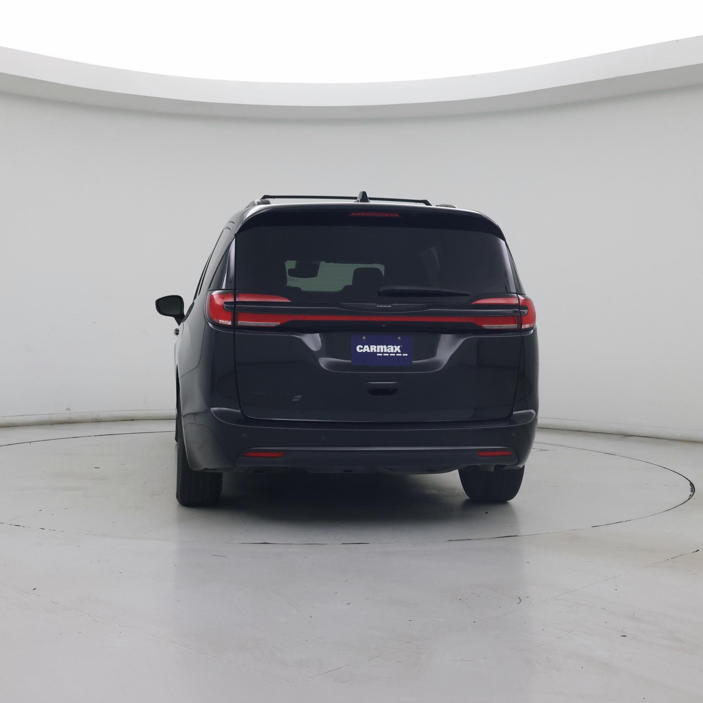 Thumbnail: 2023 Chrysler Pacifica - 6