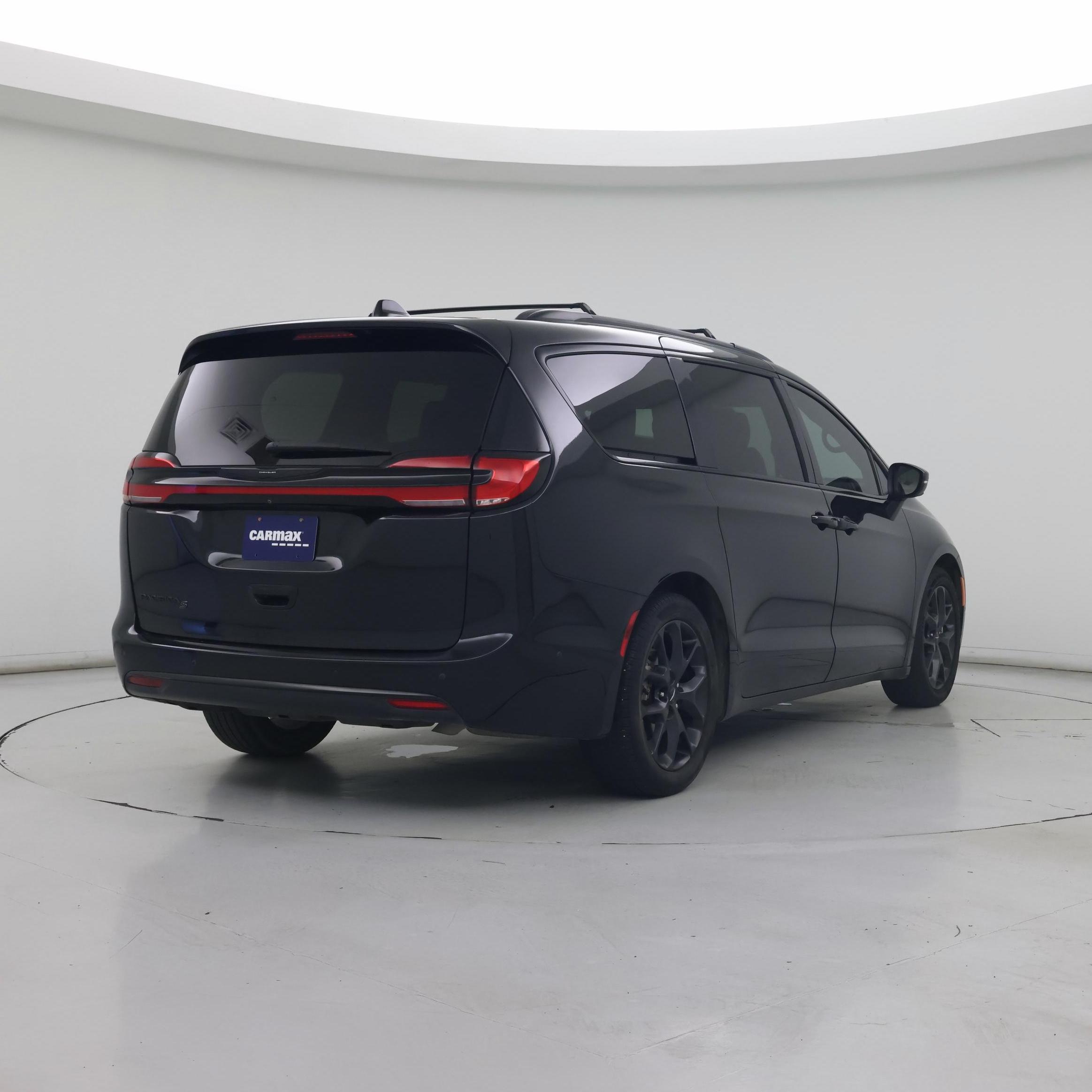 Thumbnail: 2023 Chrysler Pacifica - 8