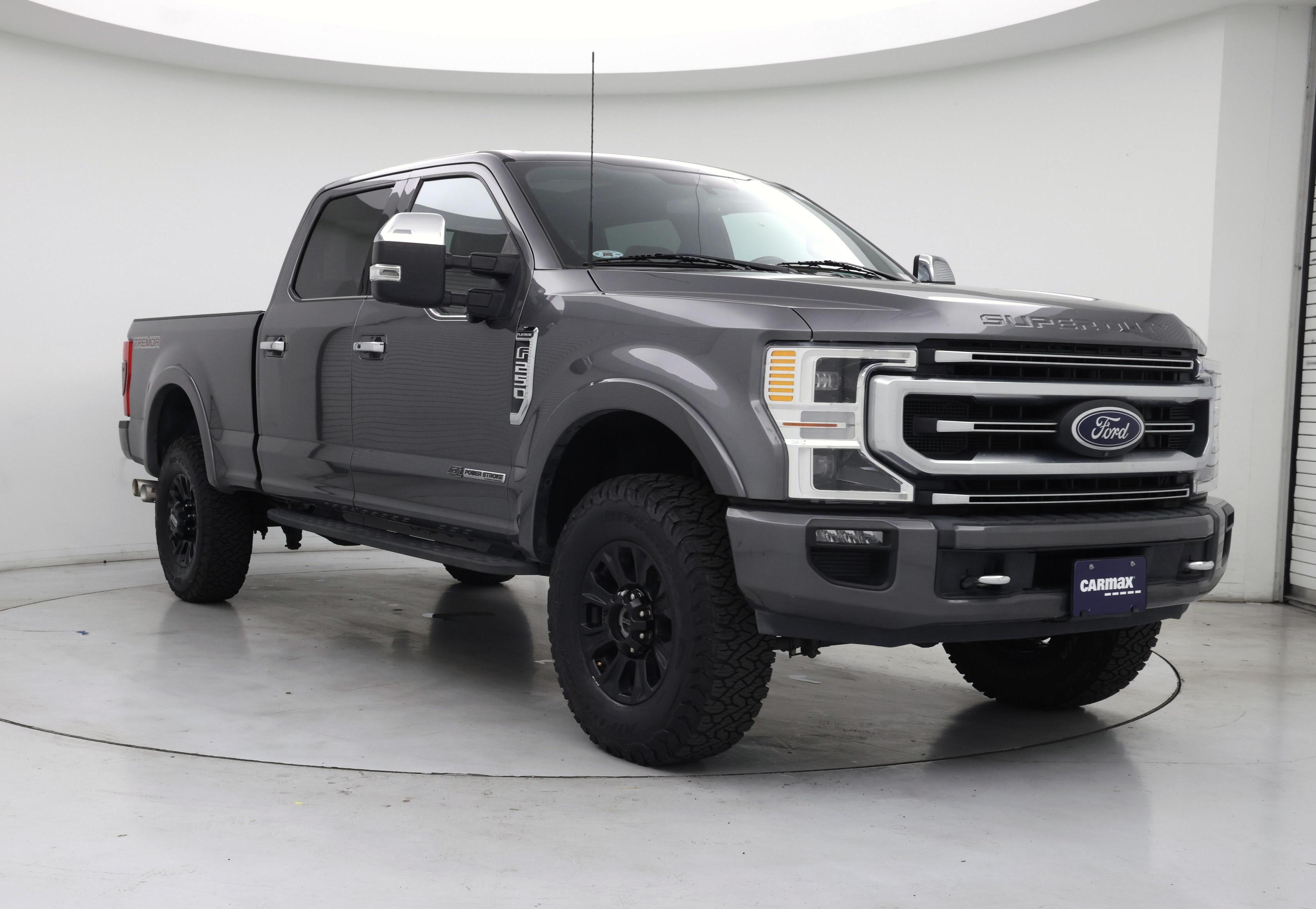 Gray 2022 Ford F-250 Super Duty Platinum Crew Cab 4WD Pickup Truck Four-Wheel Drive Automatic