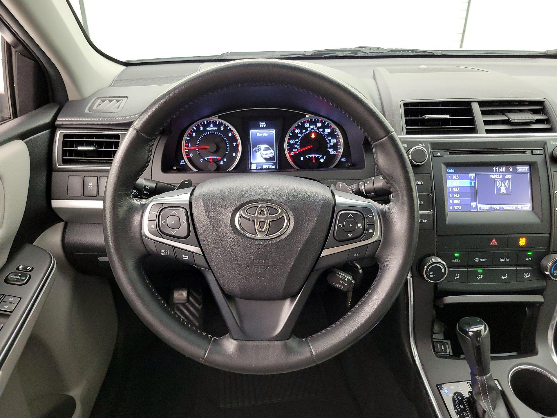 Thumbnail: 2016 Toyota Camry - 10
