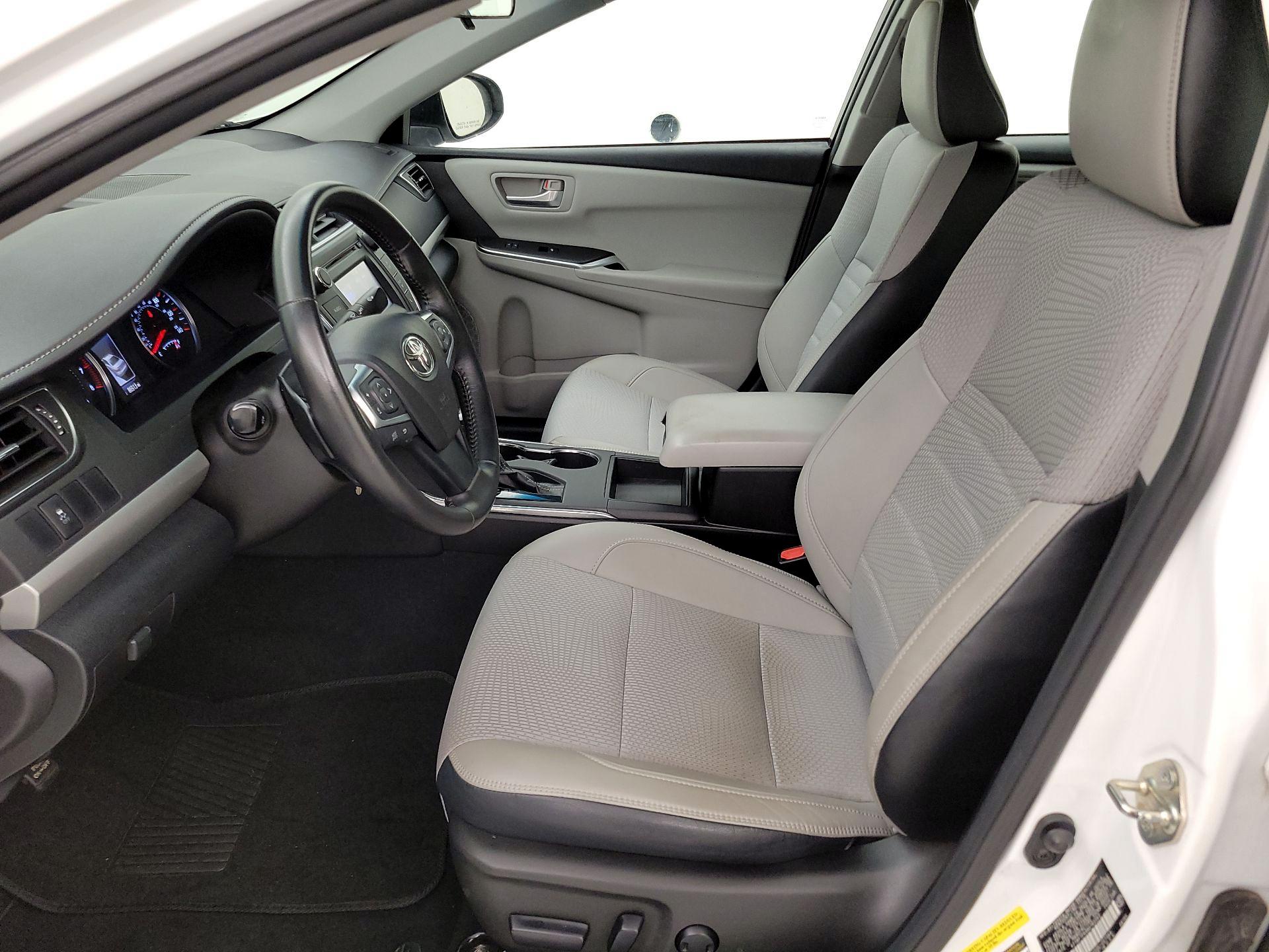 Thumbnail: 2016 Toyota Camry - 11