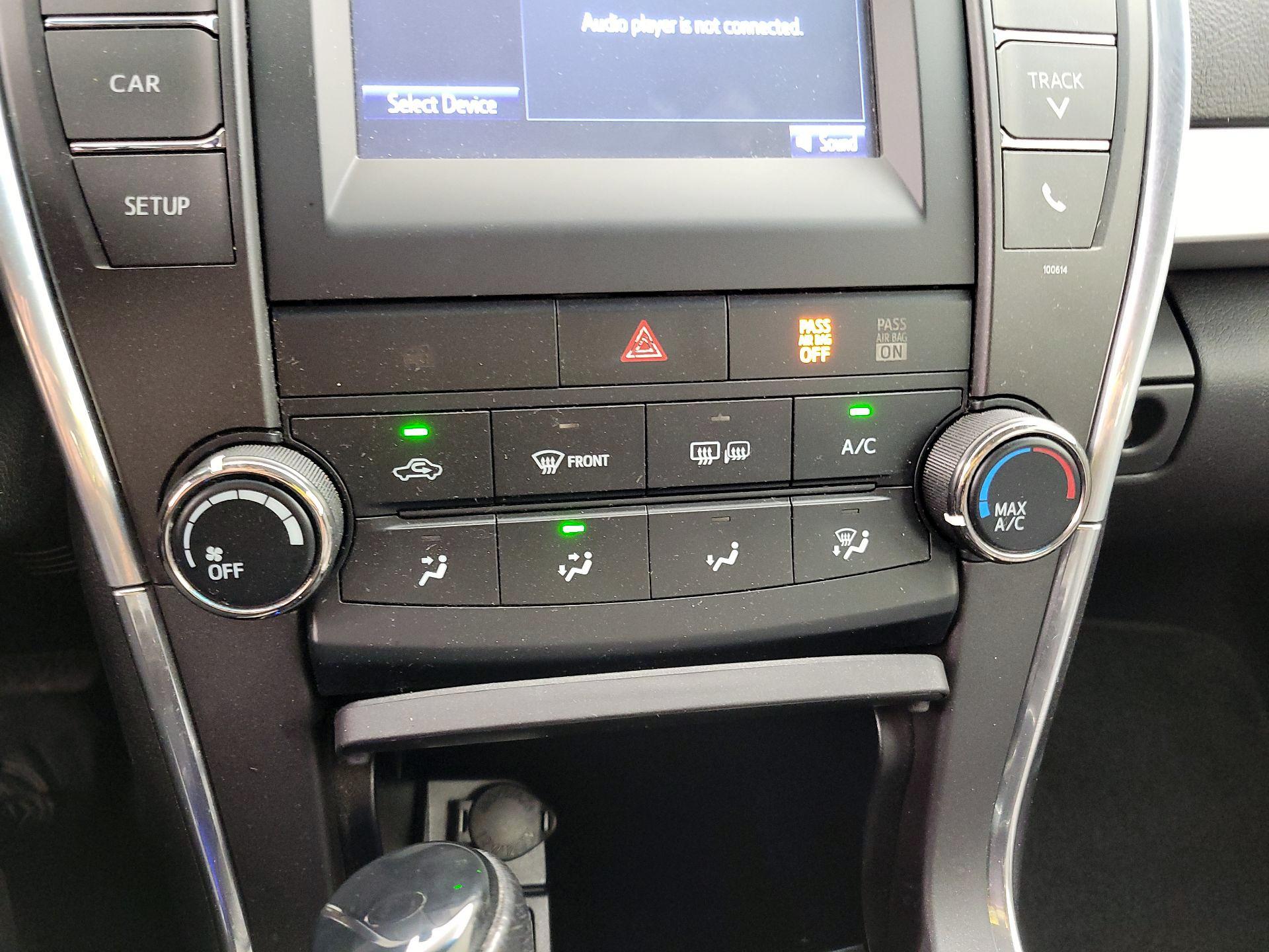 Thumbnail: 2016 Toyota Camry - 16