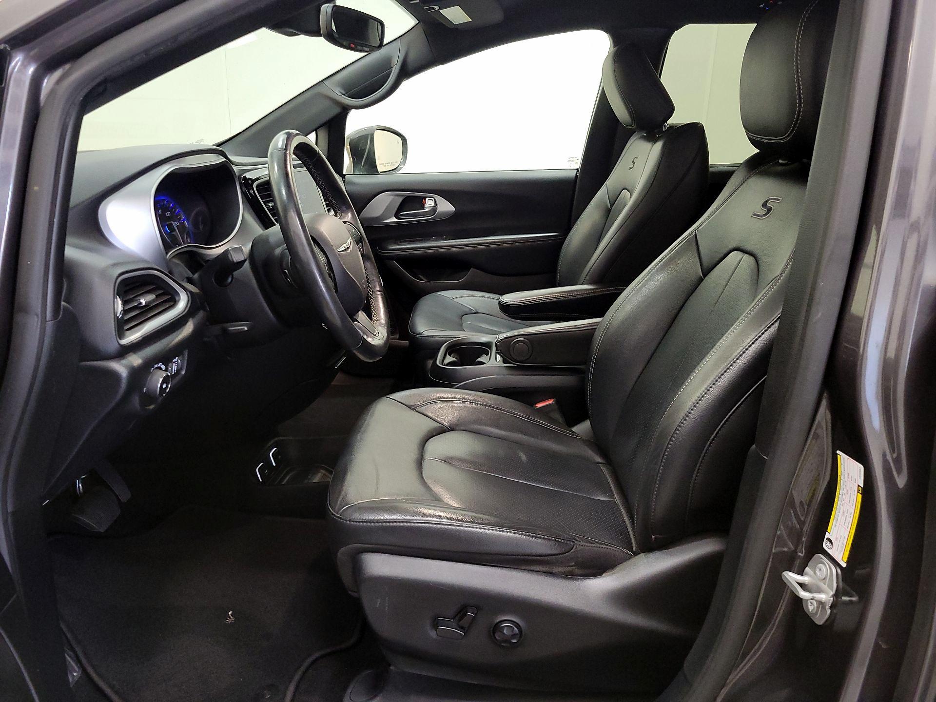 Thumbnail: 2020 Chrysler Pacifica - 11