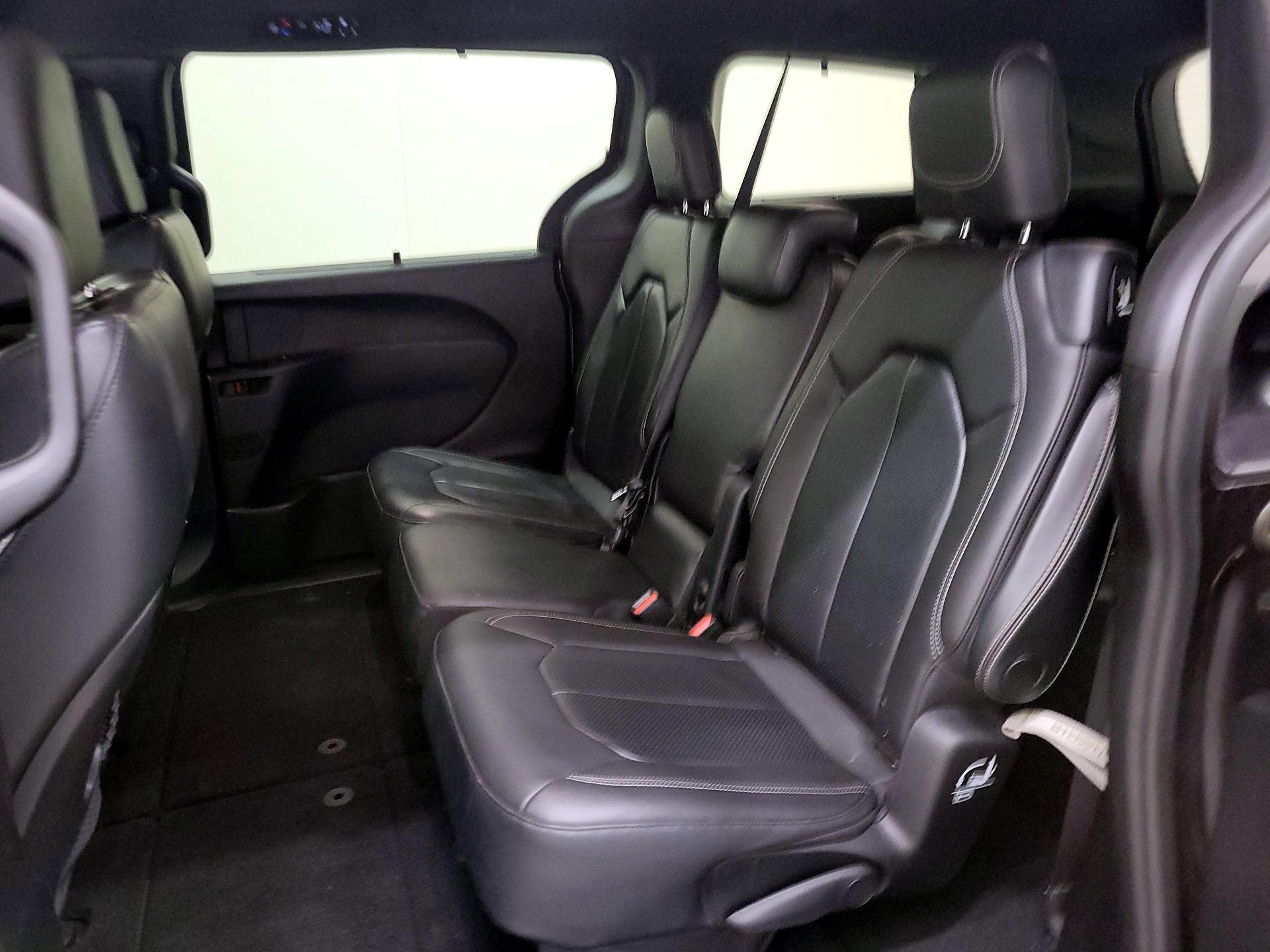 Thumbnail: 2020 Chrysler Pacifica - 20