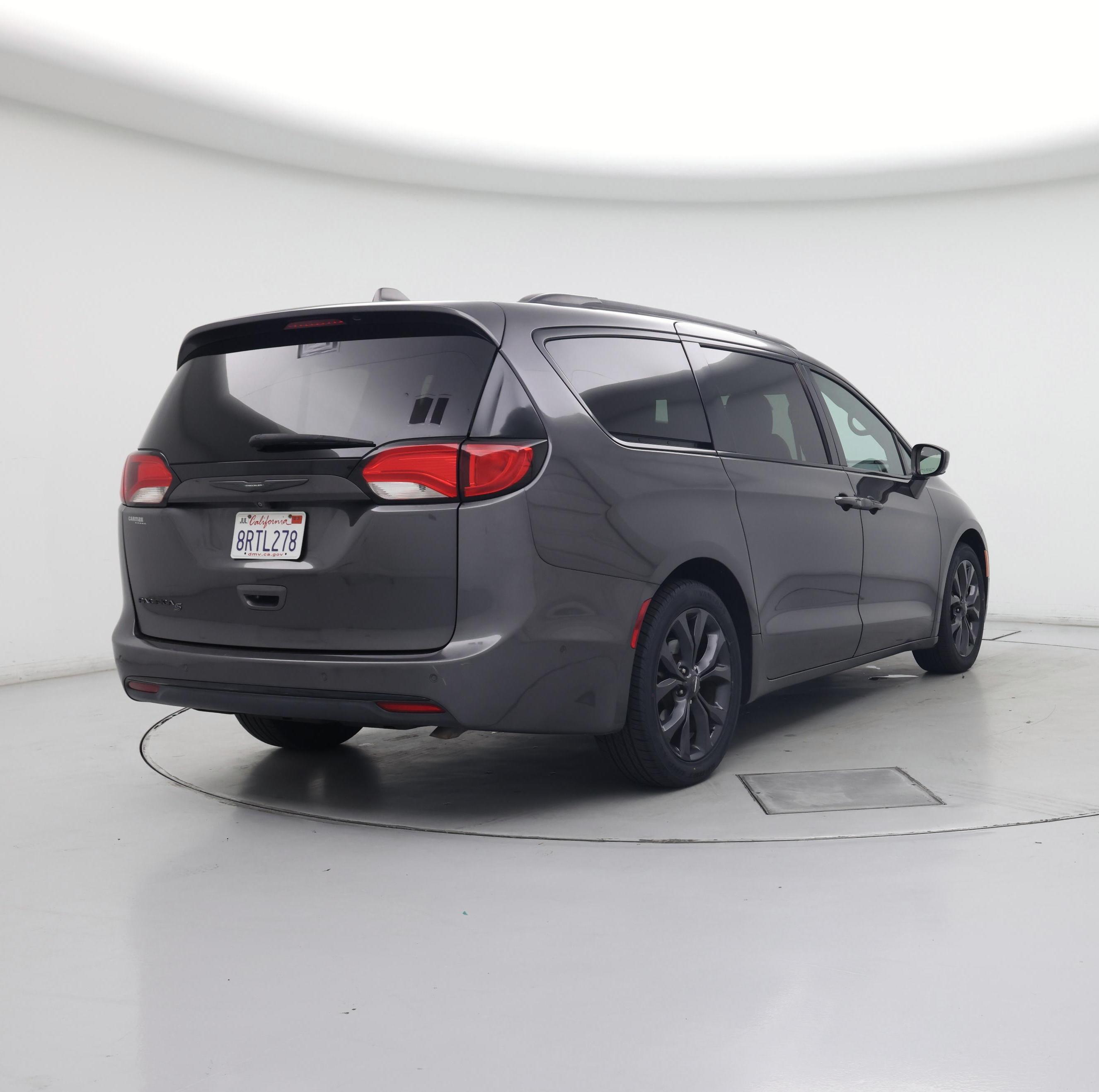 Thumbnail: 2020 Chrysler Pacifica - 8