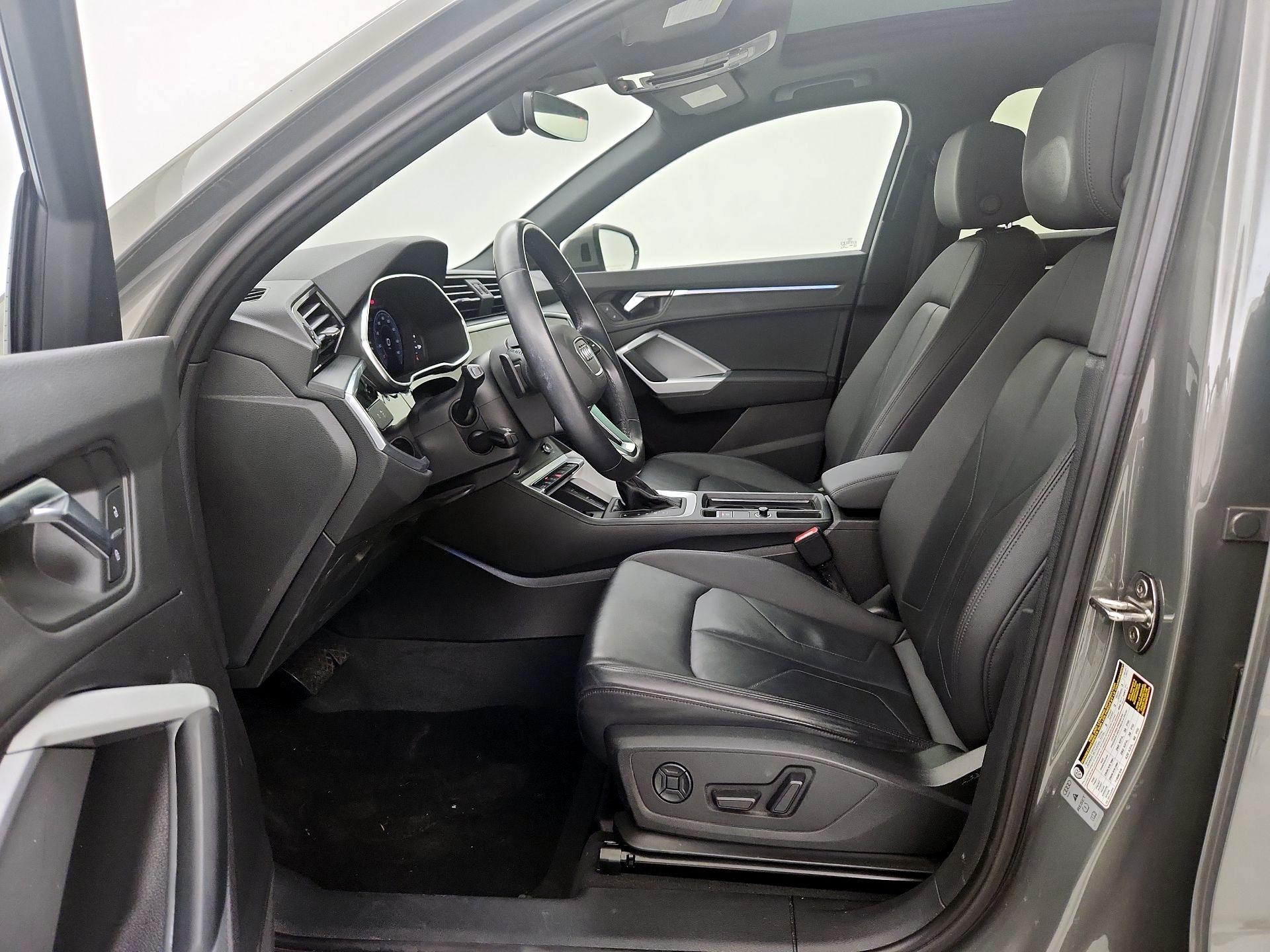 Thumbnail: 2021 Audi Q3 - 11