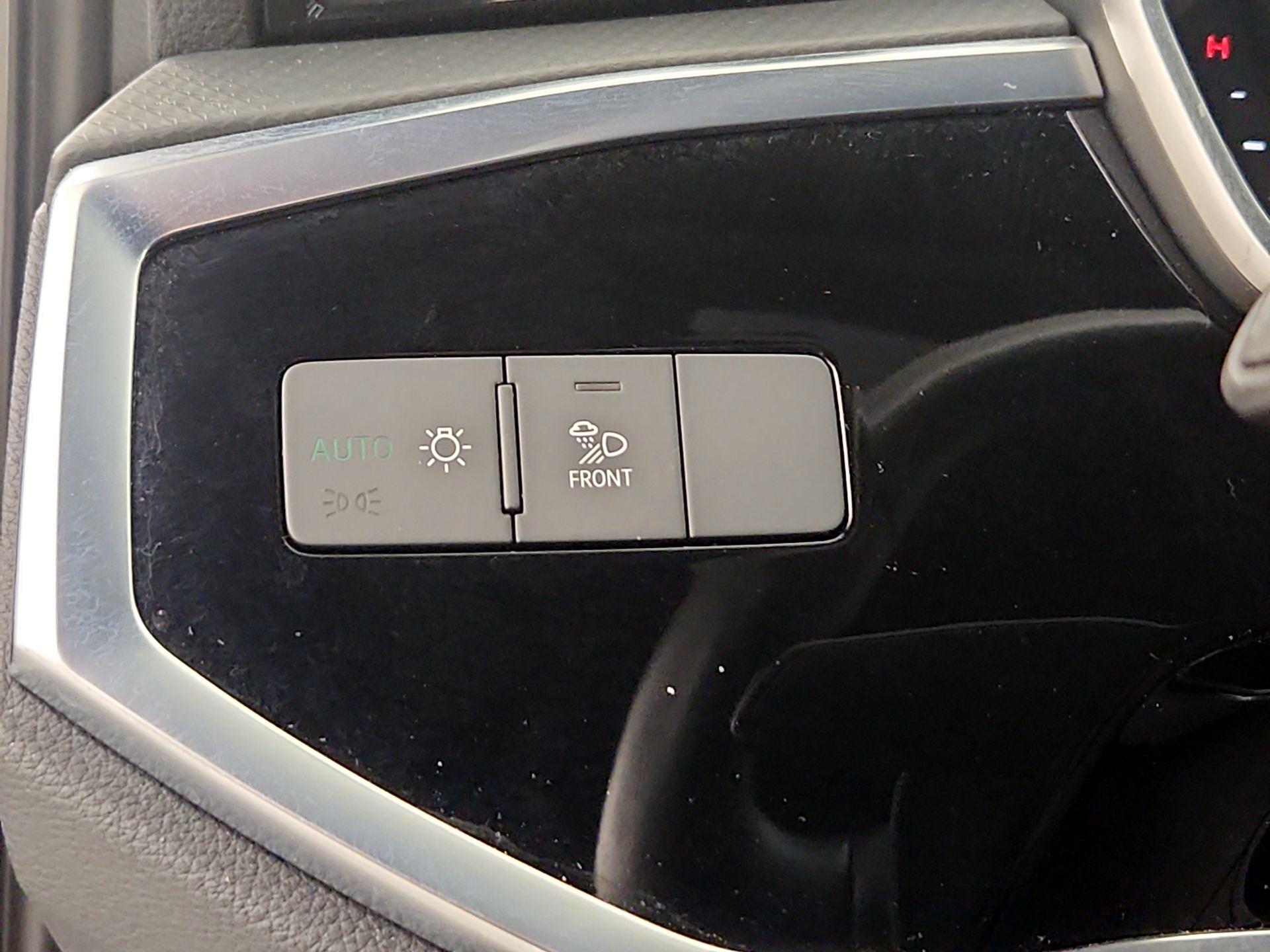 Thumbnail: 2021 Audi Q3 - 13