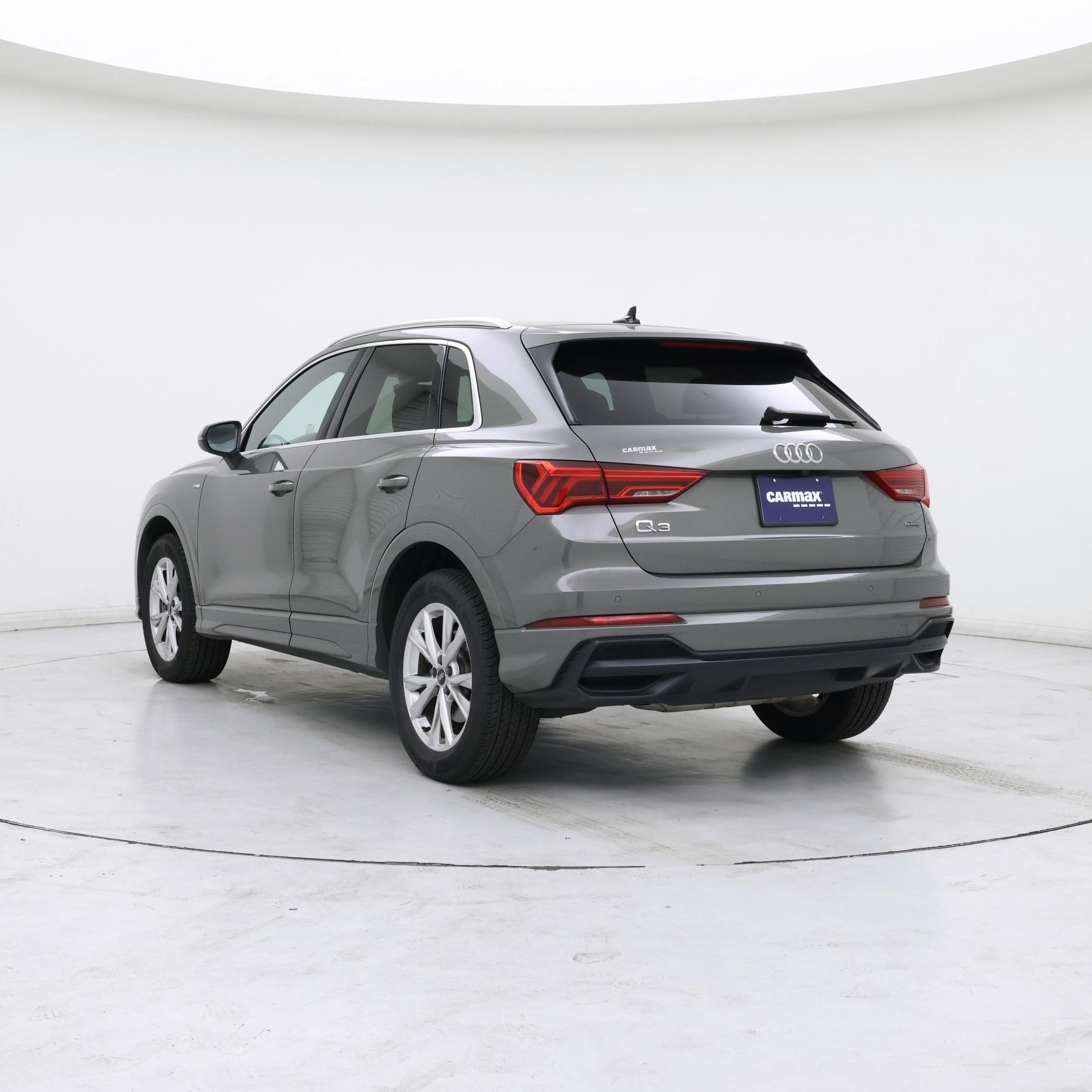 Thumbnail: 2021 Audi Q3 - 2