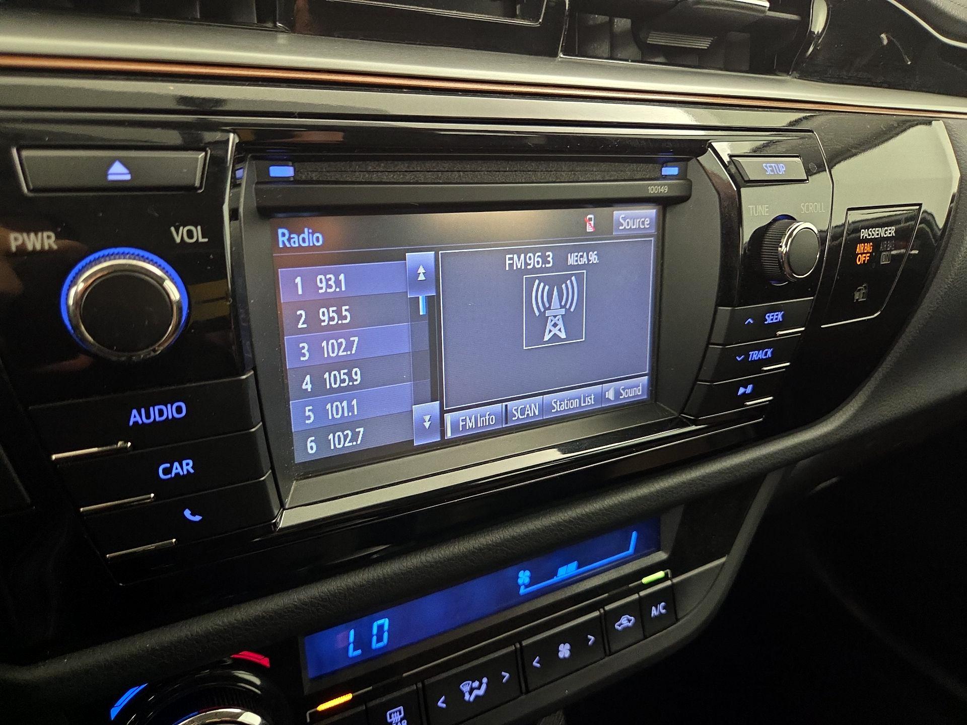 Thumbnail: 2014 Toyota Corolla - 15