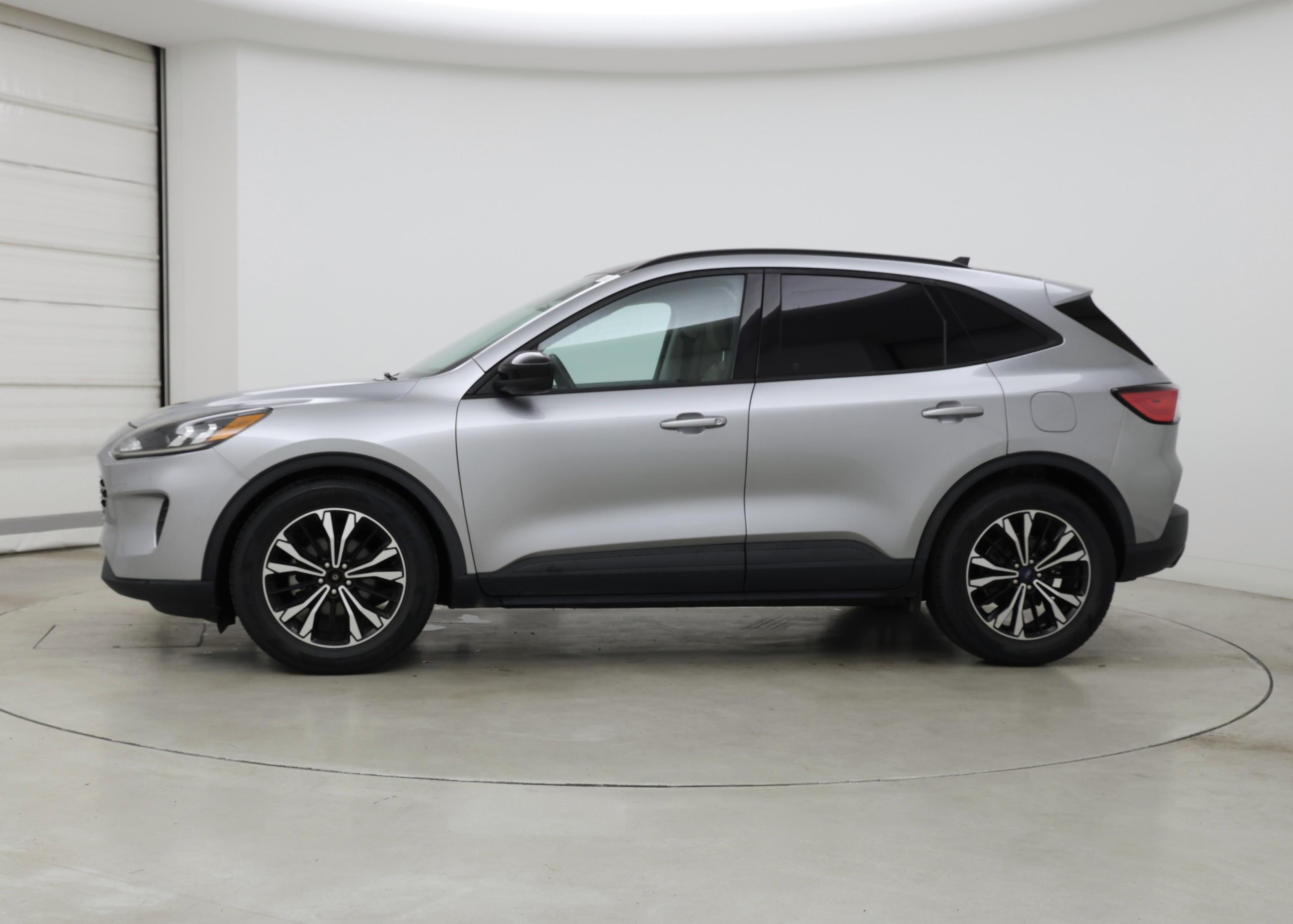 Thumbnail: 2021 Ford Escape - 3