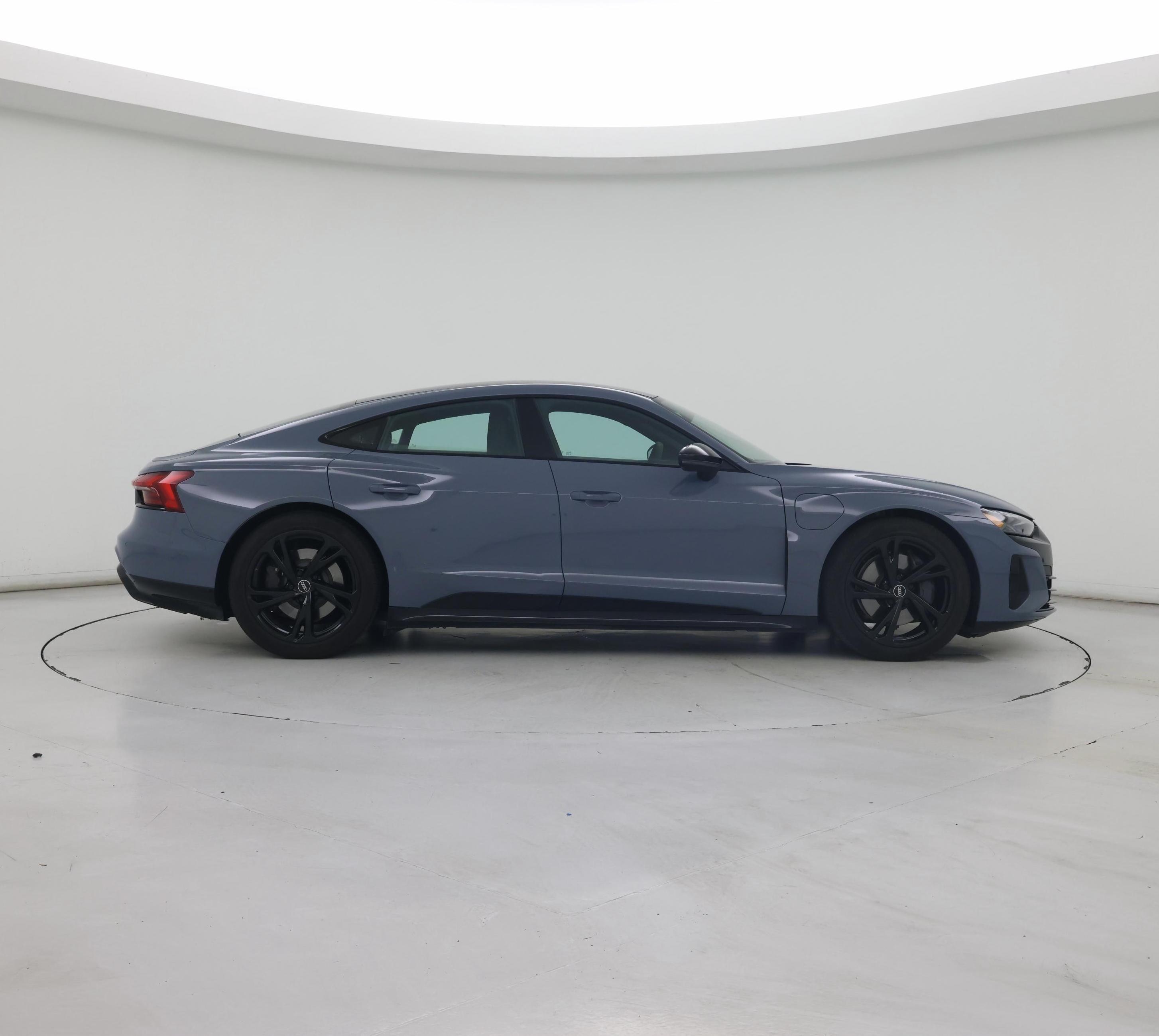 Thumbnail: 2022 Audi e-tron GT - 7