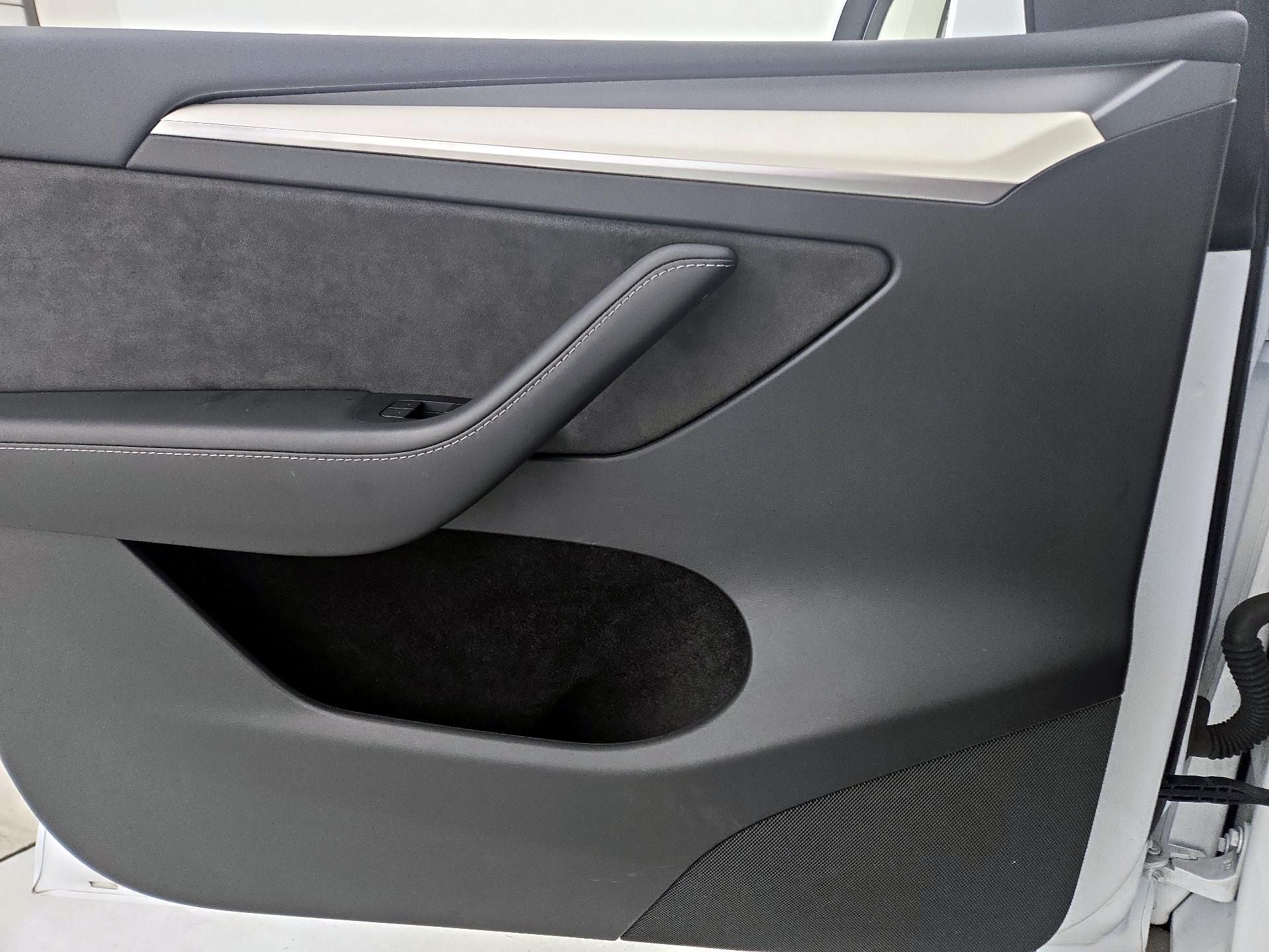 Thumbnail: 2023 Tesla Model Y - 12