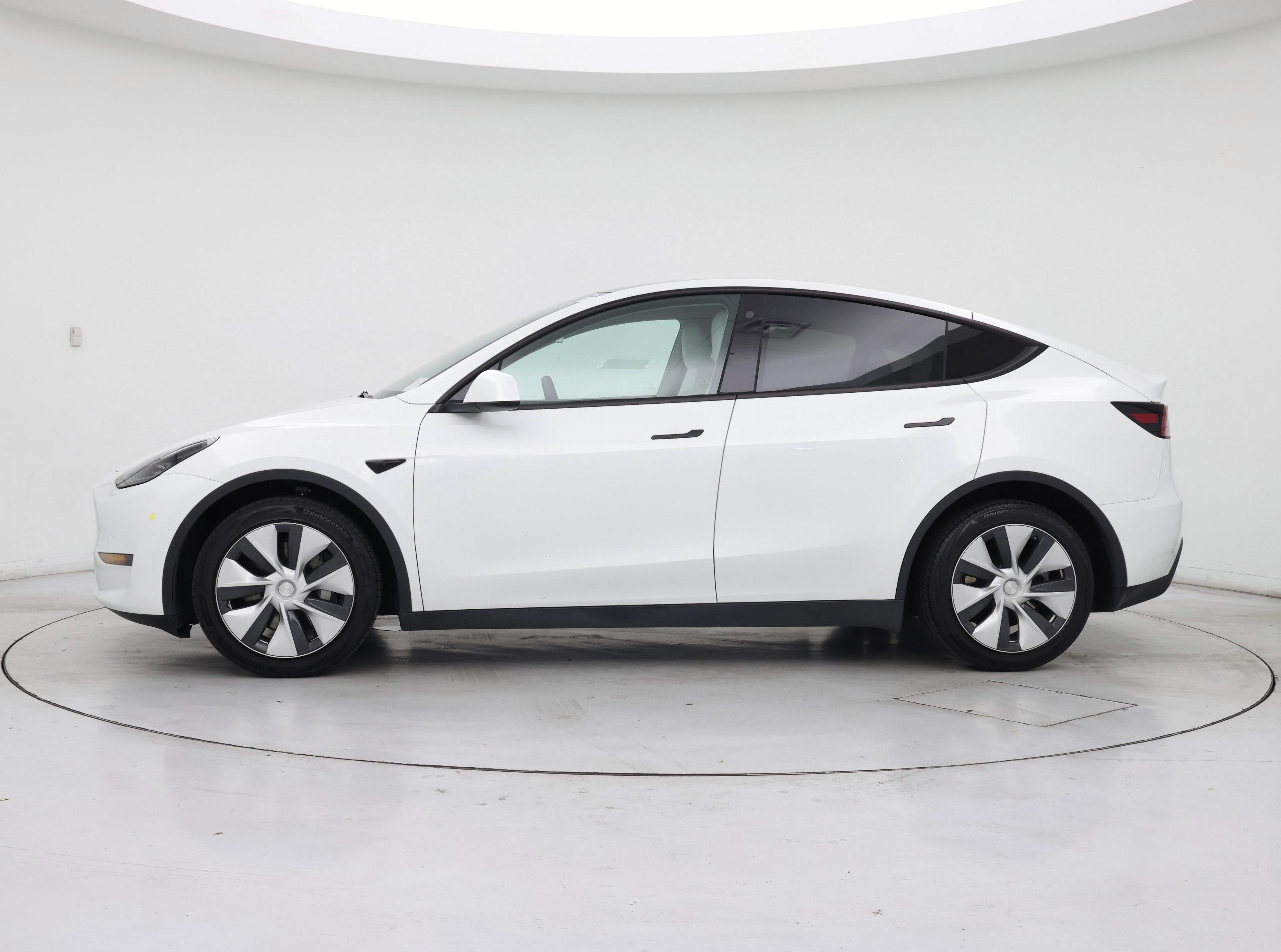 Thumbnail: 2023 Tesla Model Y - 3