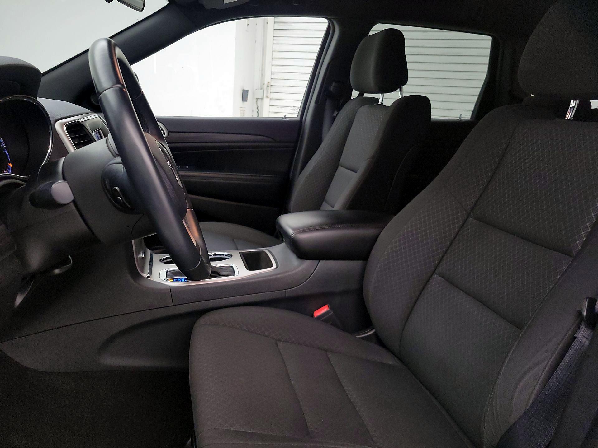 Thumbnail: 2019 Jeep Grand Cherokee - 11