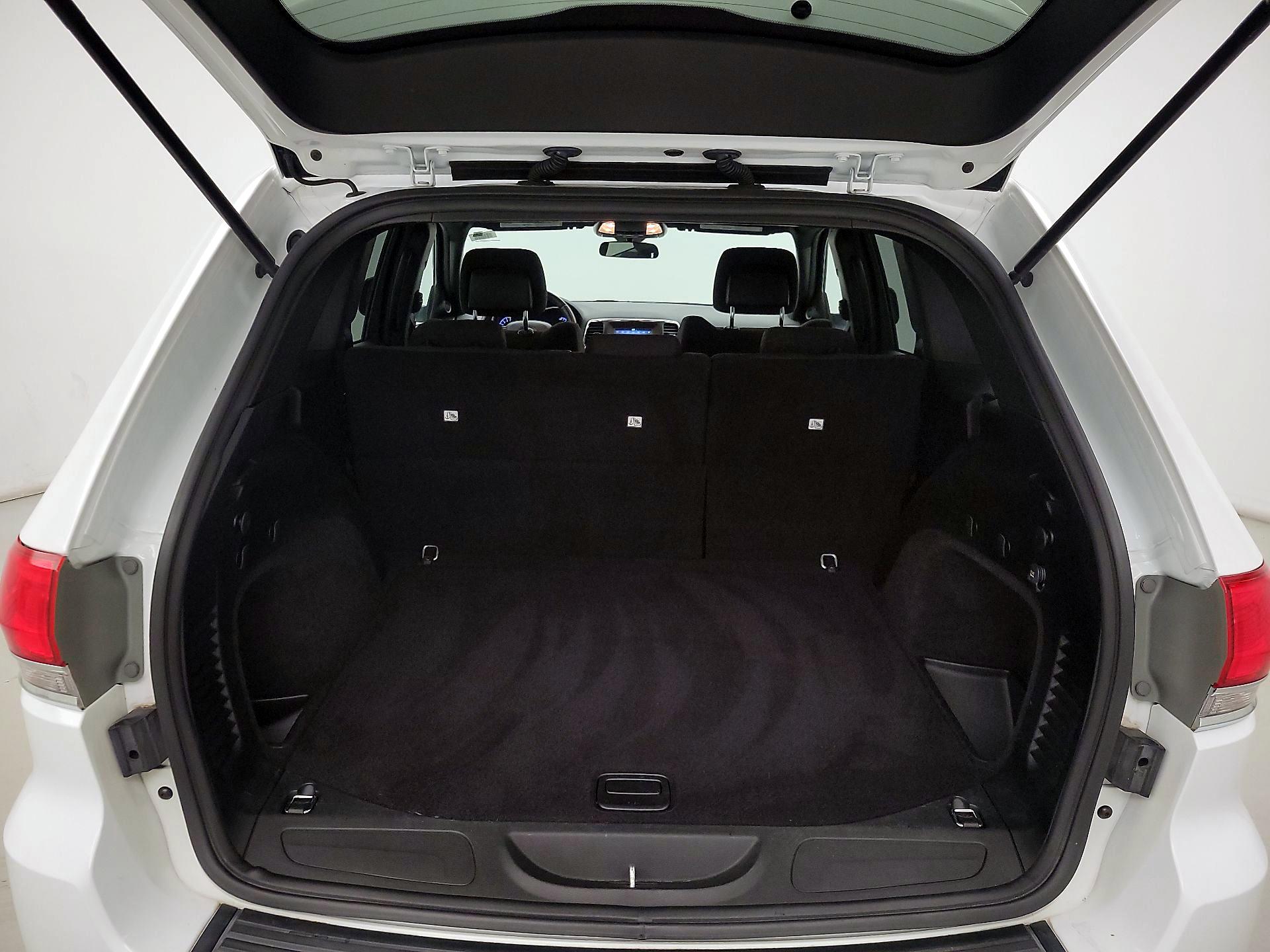 Thumbnail: 2019 Jeep Grand Cherokee - 20