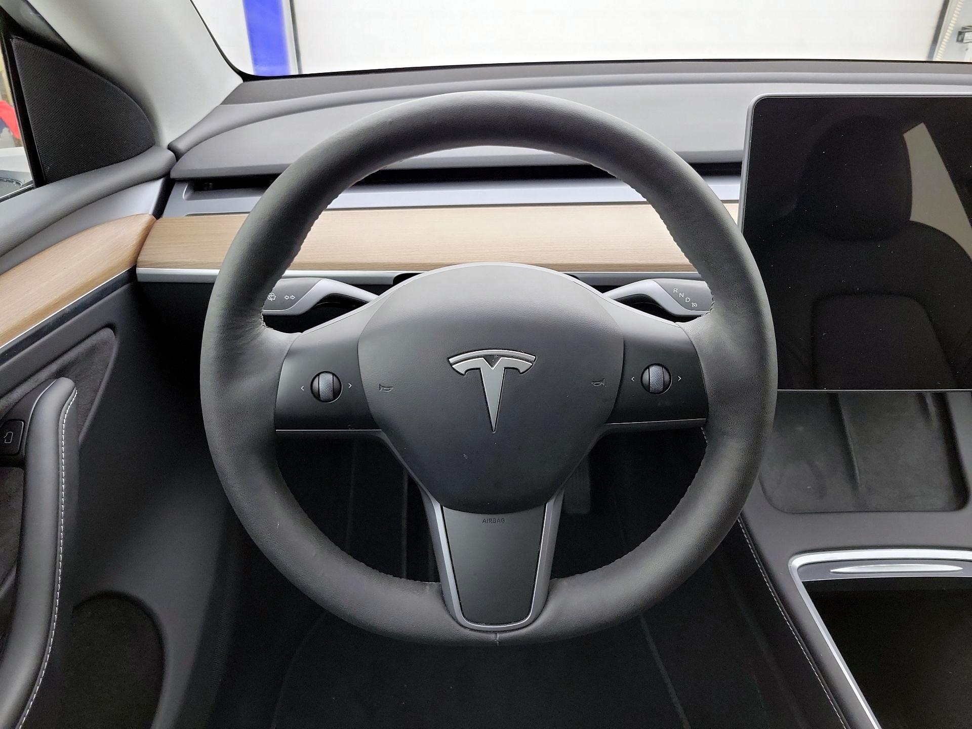 Thumbnail: 2023 Tesla Model Y - 10