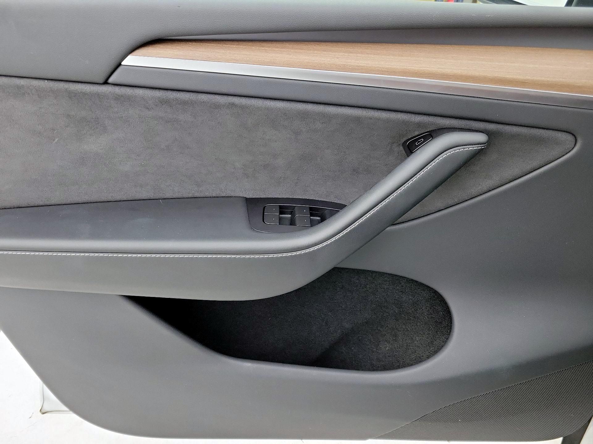 Thumbnail: 2023 Tesla Model Y - 12