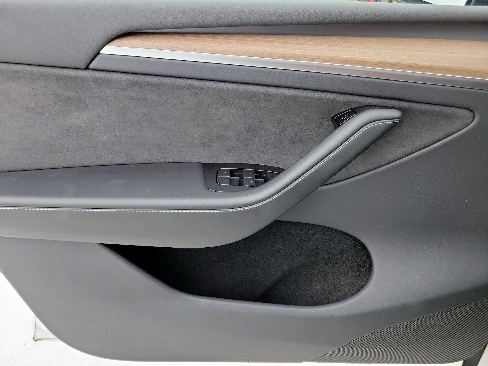 2023 Tesla Model Y Long Range - Photo 13