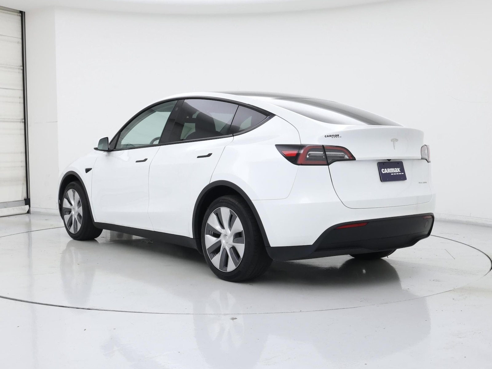 2023 Tesla Model Y Long Range - Photo 3