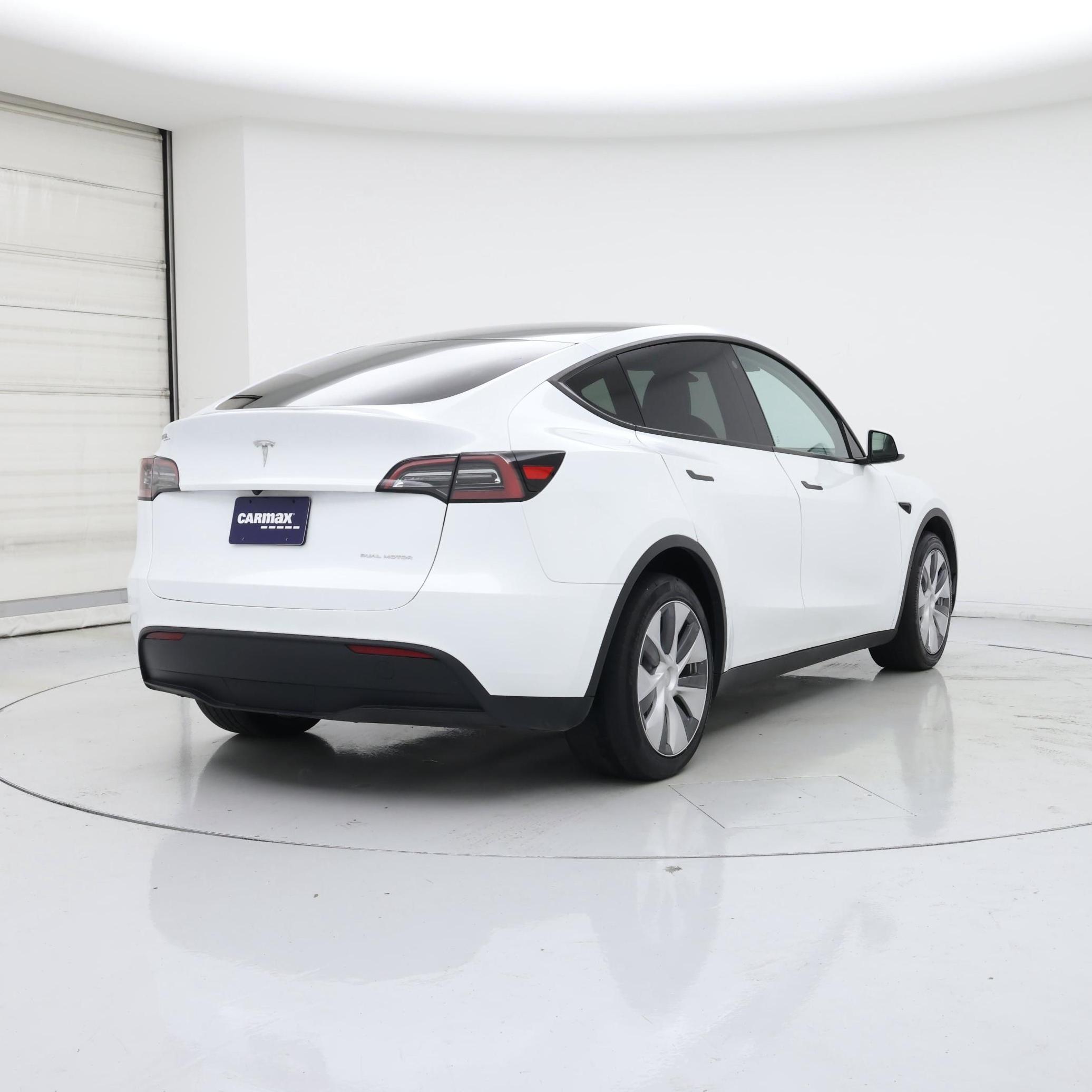 Thumbnail: 2023 Tesla Model Y - 8