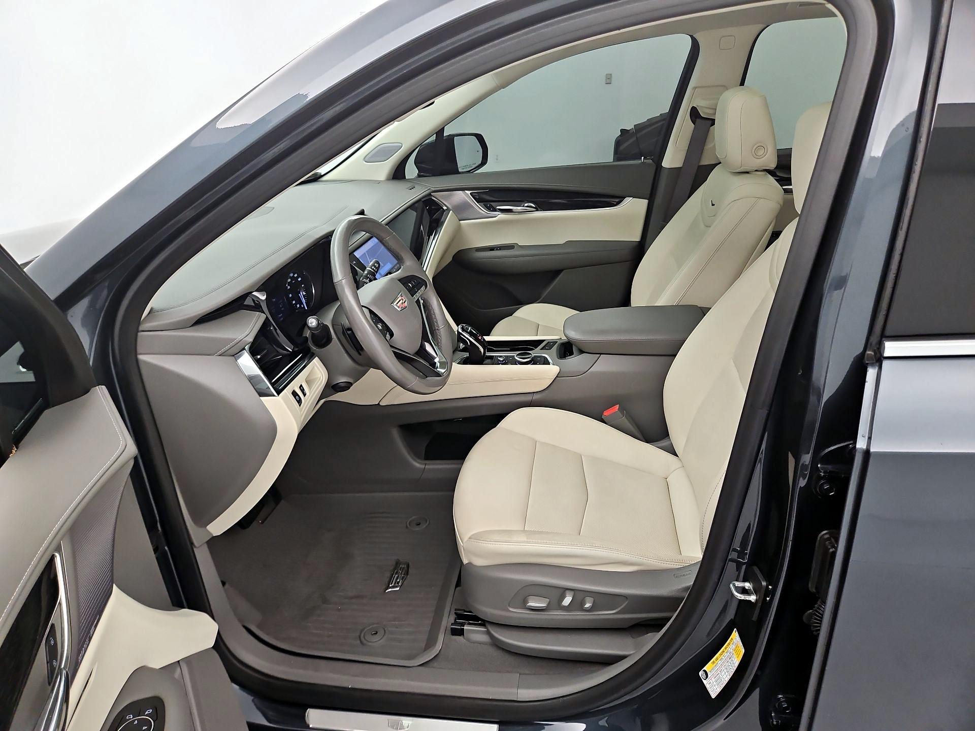 Thumbnail: 2020 Cadillac XT6 - 11